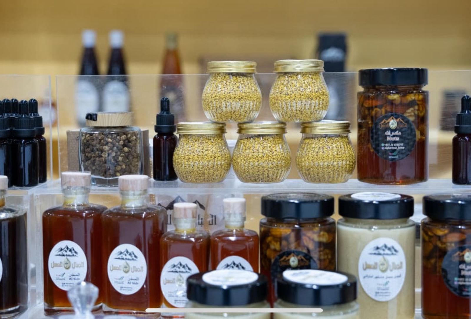 قرية العسل تفتح آفاقاً جديدة لتسويق المنتج الإماراتي في الظفرة للتمور