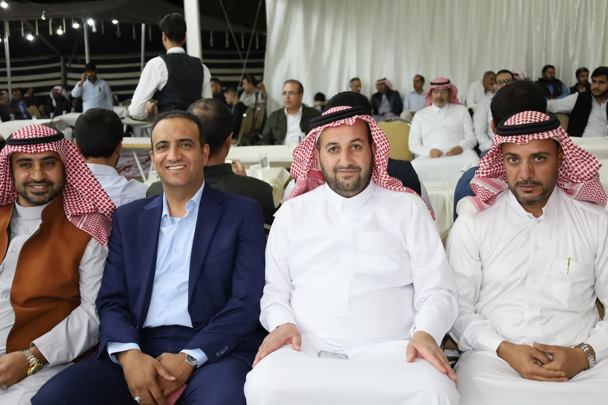العقيد صخر صالح منصور الزبن يقيم مأدبة عشاء بمناسبة زفاف شقيقه المهندس زبن