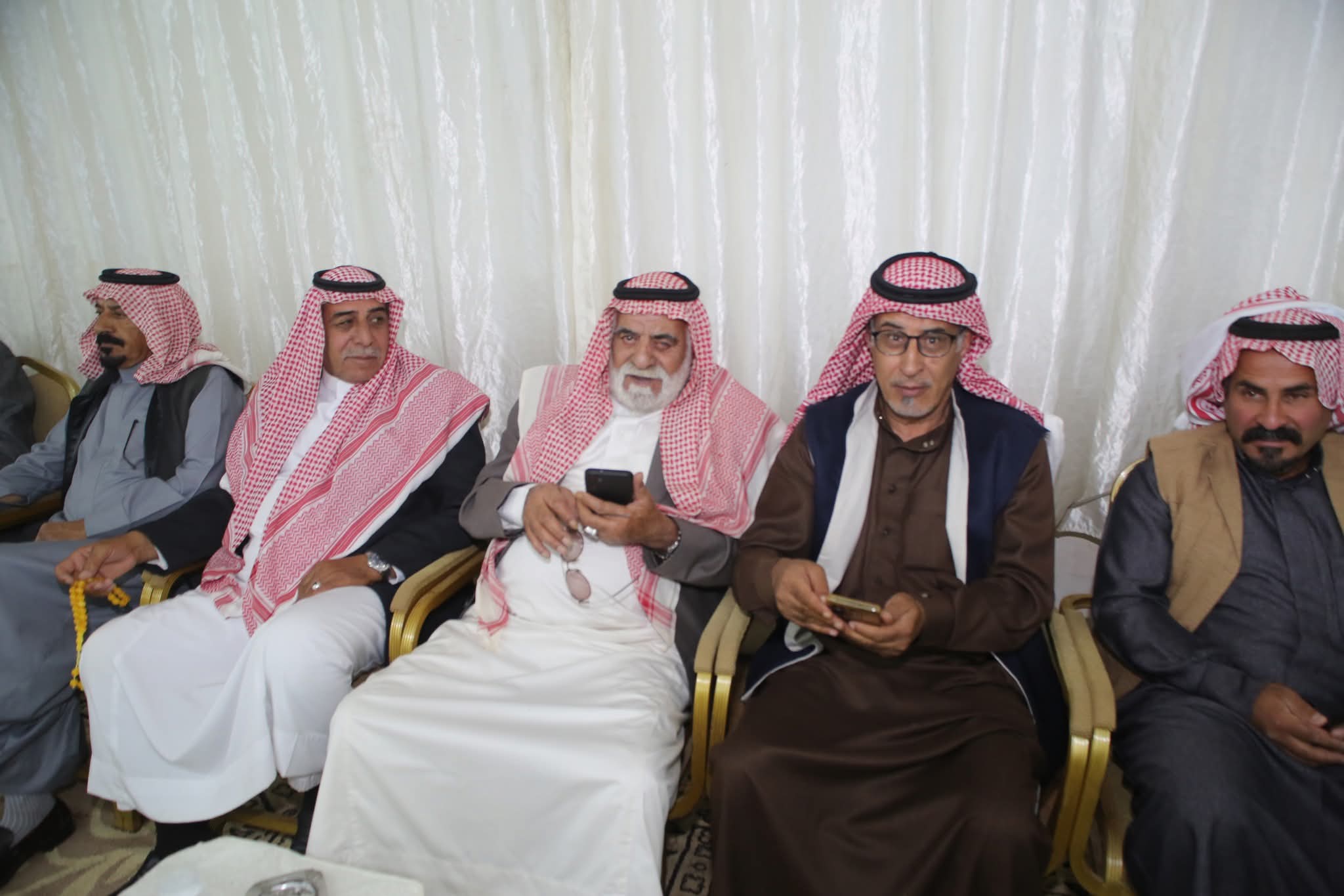 العقيد صخر صالح منصور الزبن يقيم مأدبة عشاء بمناسبة زفاف شقيقه المهندس زبن