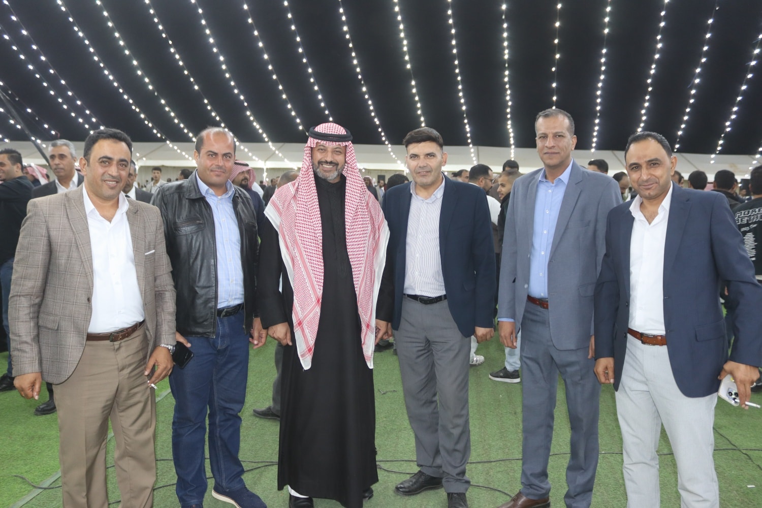 العقيد صخر صالح منصور الزبن يقيم مأدبة عشاء بمناسبة زفاف شقيقه المهندس زبن