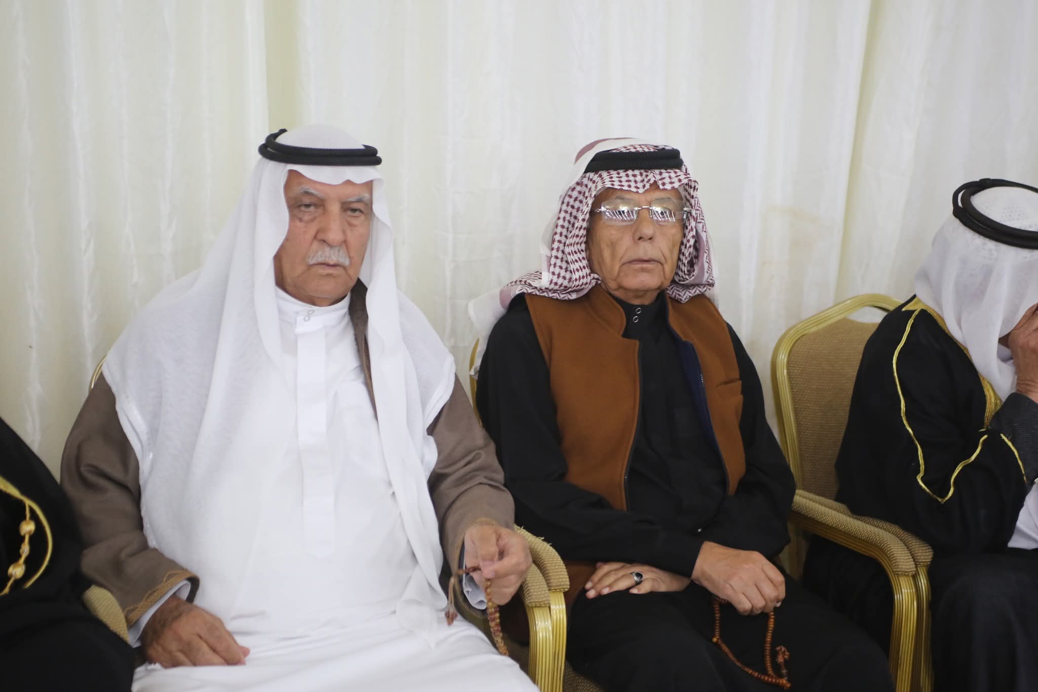 العقيد صخر صالح منصور الزبن يقيم مأدبة عشاء بمناسبة زفاف شقيقه المهندس زبن