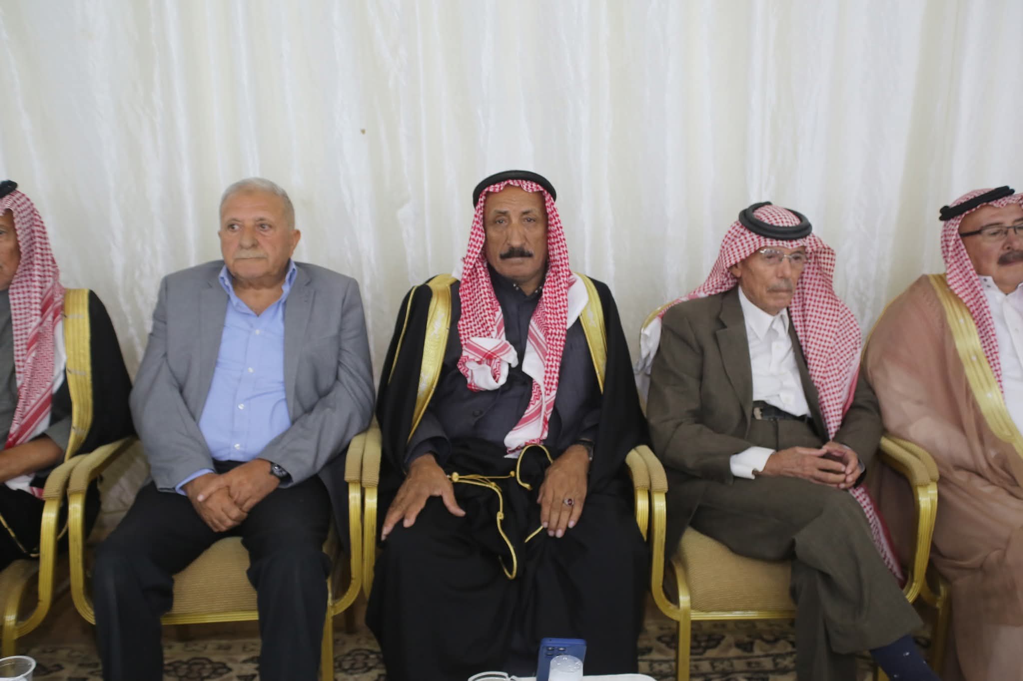 العقيد صخر صالح منصور الزبن يقيم مأدبة عشاء بمناسبة زفاف شقيقه المهندس زبن