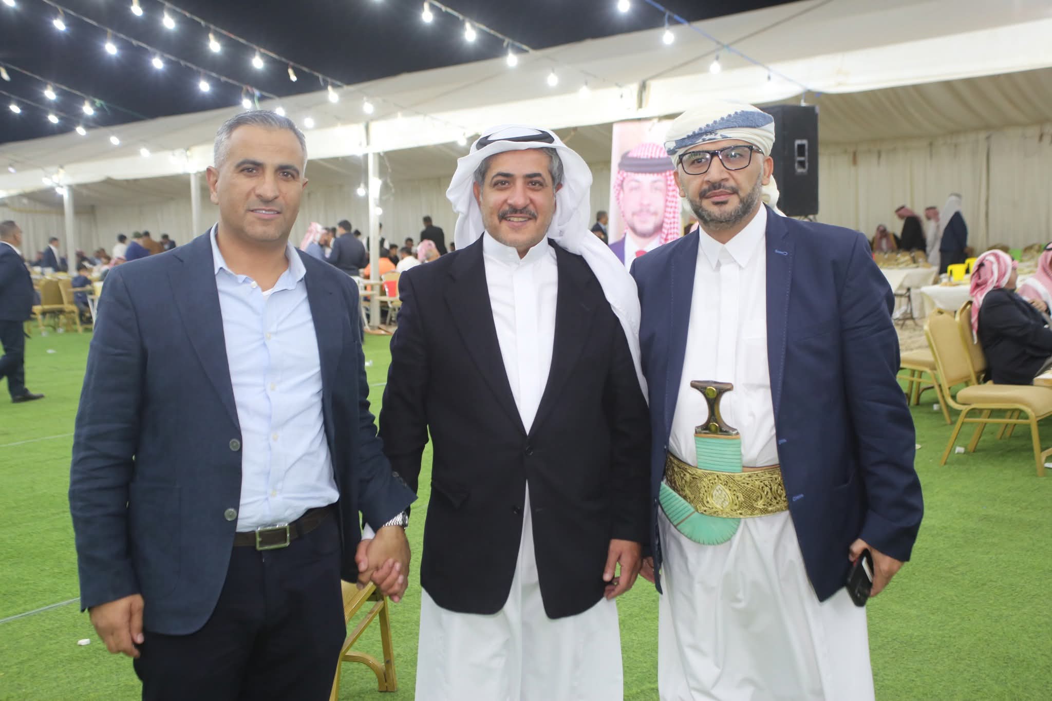 العقيد صخر صالح منصور الزبن يقيم مأدبة عشاء بمناسبة زفاف شقيقه المهندس زبن