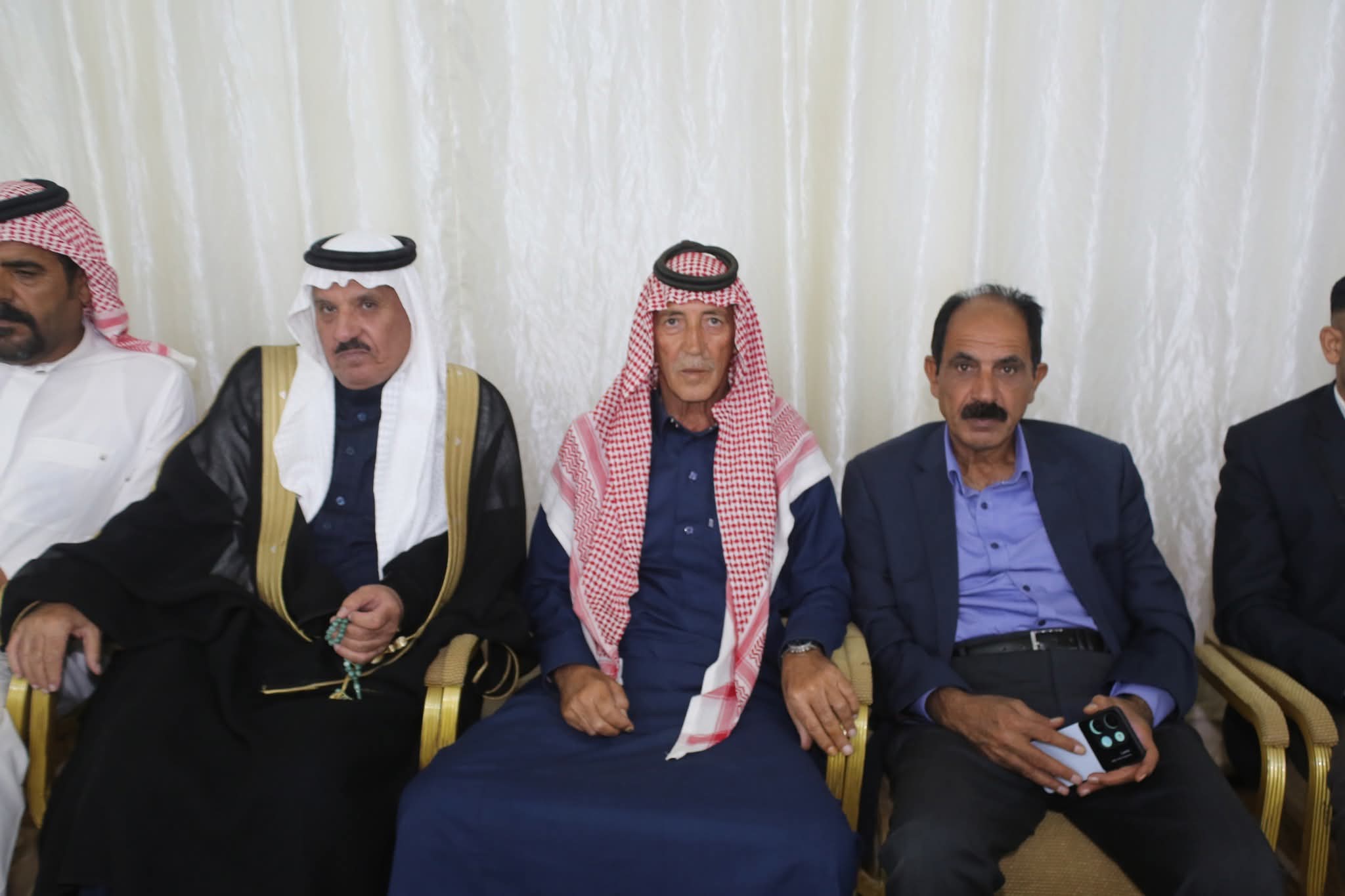 العقيد صخر صالح منصور الزبن يقيم مأدبة عشاء بمناسبة زفاف شقيقه المهندس زبن