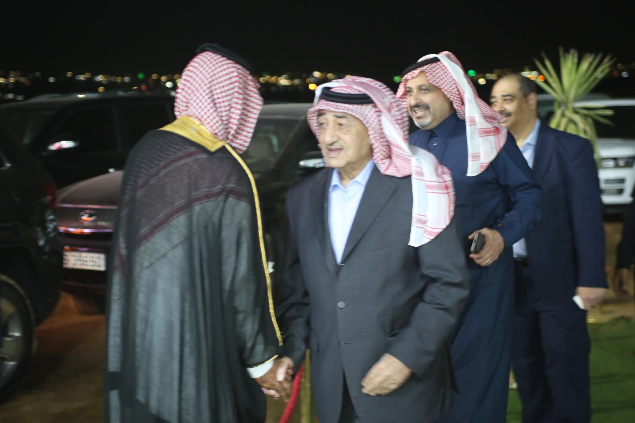 العقيد صخر صالح منصور الزبن يقيم مأدبة عشاء بمناسبة زفاف شقيقه المهندس زبن