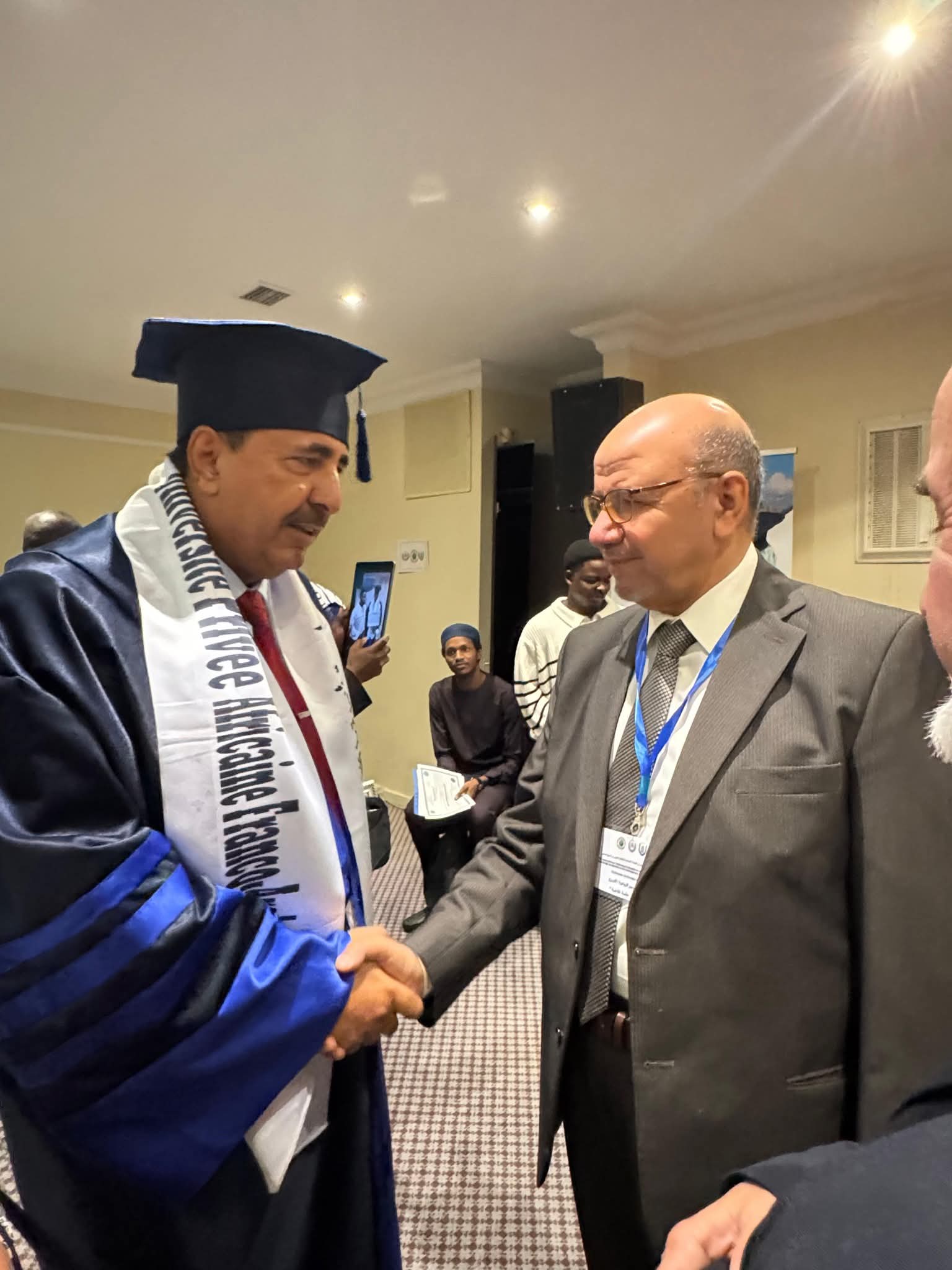 الدكتور شكري المراشدة يُمنح شهادة الدكتوراه الفخرية خلال المؤتمر الدولي بإسطنبول 