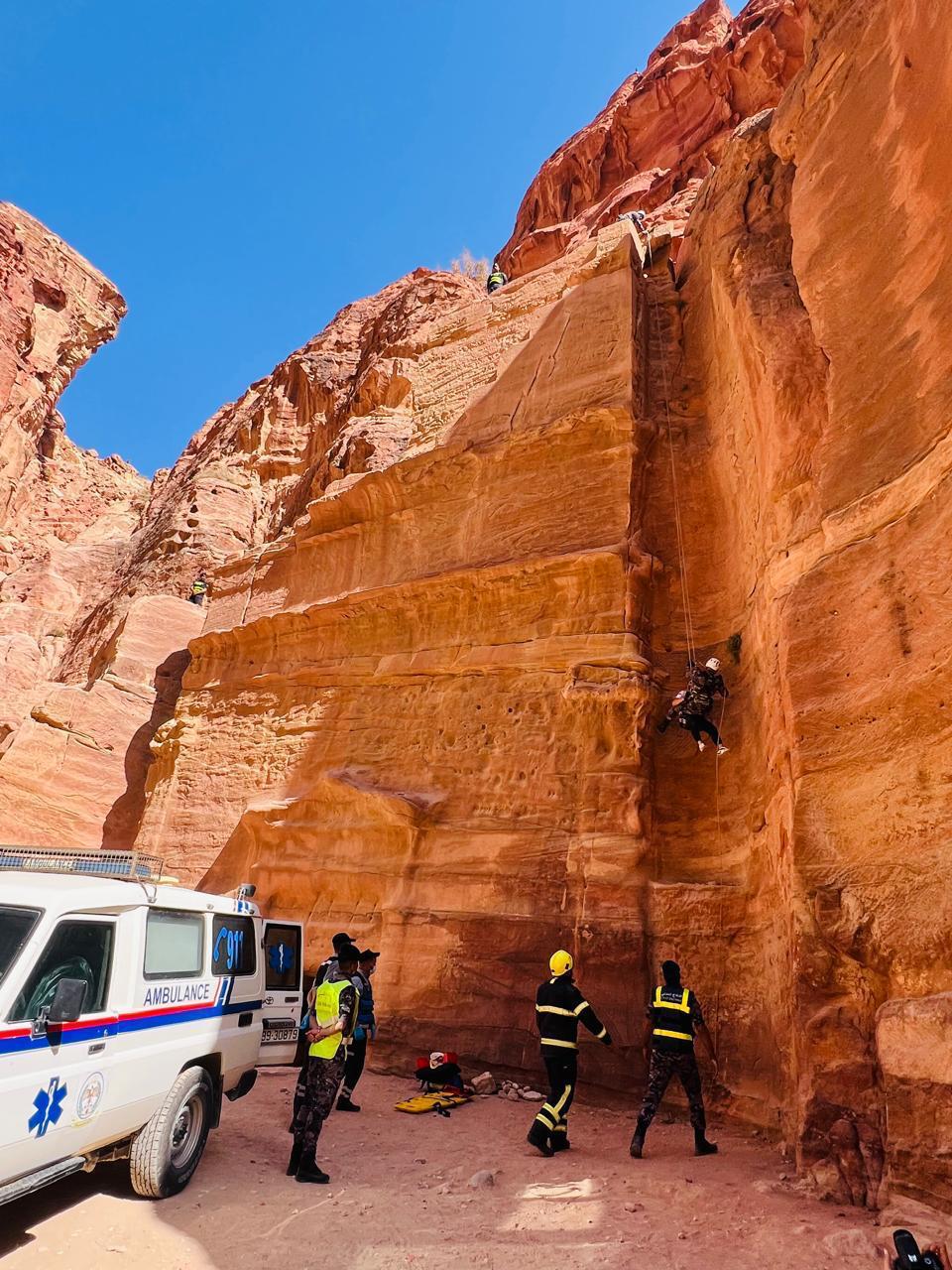 مديرية شرطة غرب معان تنفذ تمريناً بالتعاون مع سلطة إقليم البترا للتعامل مع السيول داخل الموقع الأثري