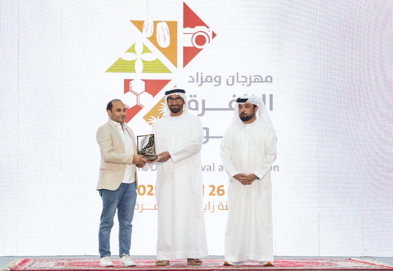 الظفرة للتمور: 445 مشاركاً في مسابقتي الرسم والتصوير