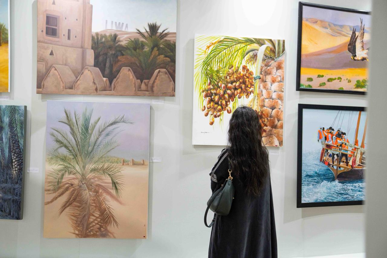 الظفرة للتمور: 445 مشاركاً في مسابقتي الرسم والتصوير