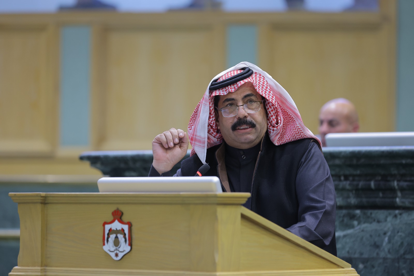 البدادوة يقود مطالب وطنية في لقاء مع رئيس الوزراء: رؤية صناعية، عدالة اجتماعية، وتطوير الخدمات الصحية والتعليمية