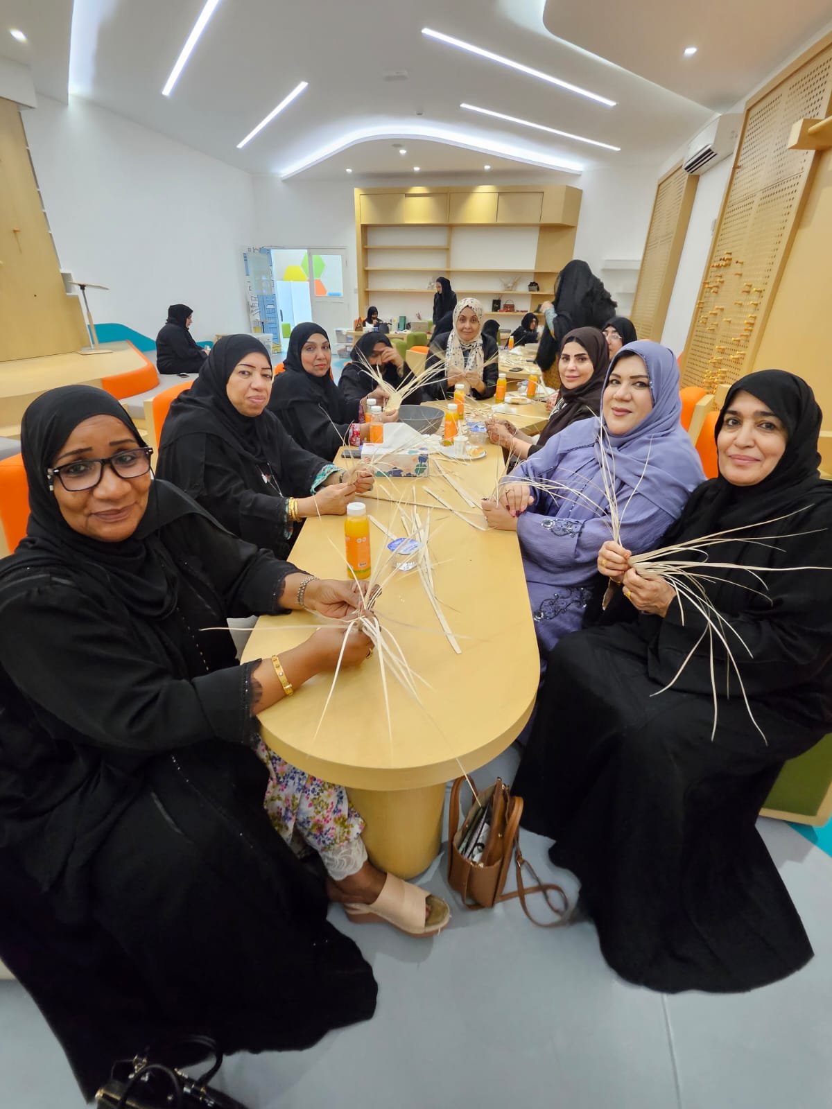 جمعية الإمارات لأصدقاء كبار المواطنين تطلق أول برامج مبادرة (عيش اللحظة)