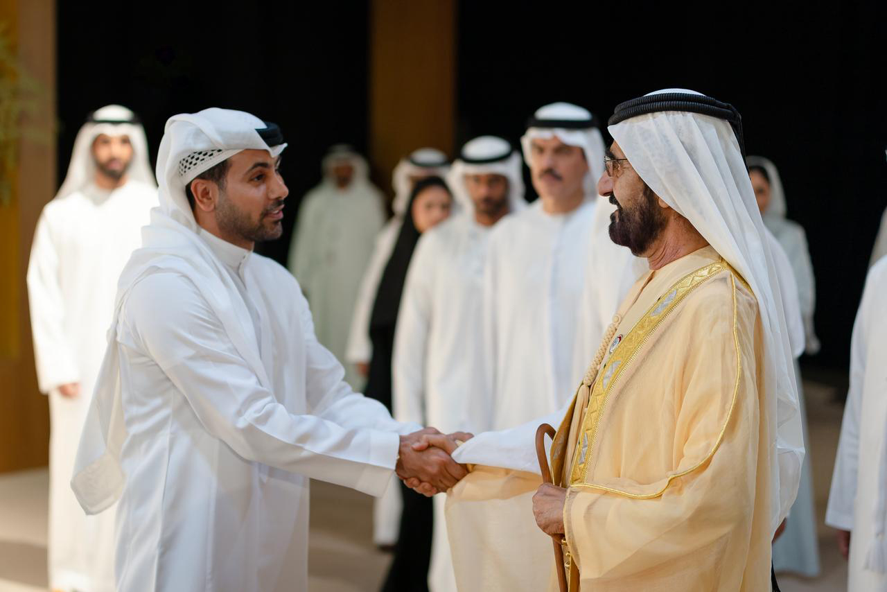 قدمها من أشعار الشيخ محمد بن راشد آل مكتوم فؤاد عبدالواحد يقدم بفخر واعتزاز التحدي في الحفل الختامي لمبادرة تحدي القراءة العربي بدبي