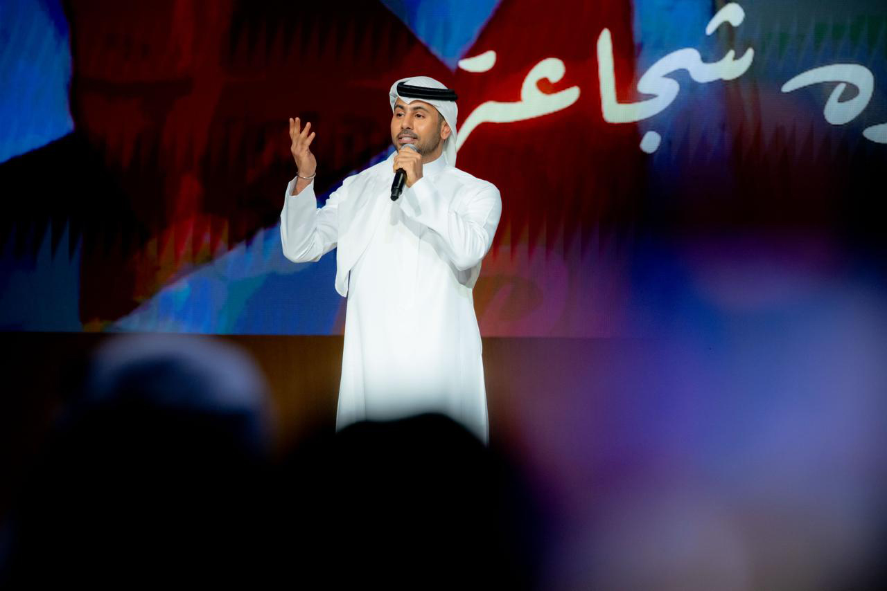 قدمها من أشعار الشيخ محمد بن راشد آل مكتوم فؤاد عبدالواحد يقدم بفخر واعتزاز التحدي في الحفل الختامي لمبادرة تحدي القراءة العربي بدبي   