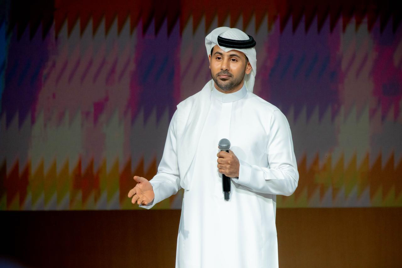 قدمها من أشعار الشيخ محمد بن راشد آل مكتوم فؤاد عبدالواحد يقدم بفخر واعتزاز التحدي في الحفل الختامي لمبادرة تحدي القراءة العربي بدبي   