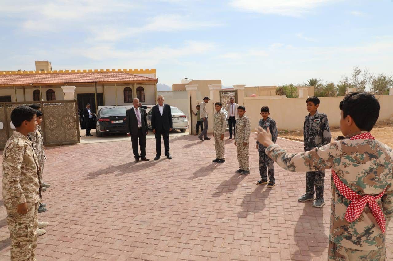 مندوبًا عن رئيس الوزراء.. وزير الثقافة يفتتح برنامج مكتبة الأسرة الأردنية 2025