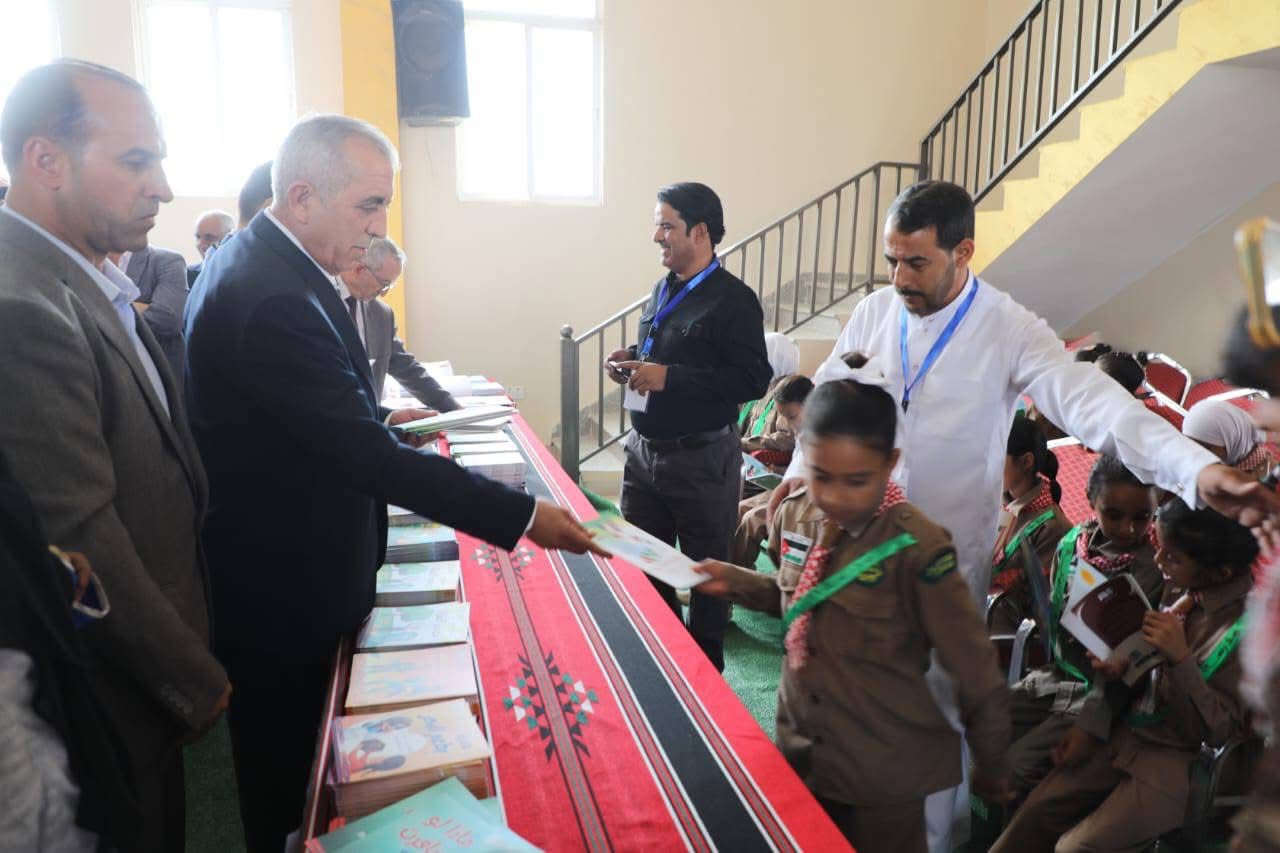 مندوبًا عن رئيس الوزراء.. وزير الثقافة يفتتح برنامج مكتبة الأسرة الأردنية 2025