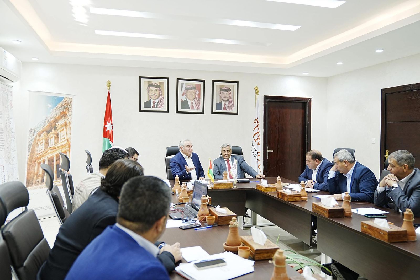 رئيس مجلس مفوضي سلطة إقليم البترا يلتقي الهيئة الإدارية لجمعية عاصمة الأنباط لبحث عدد من القضايا والمطالب