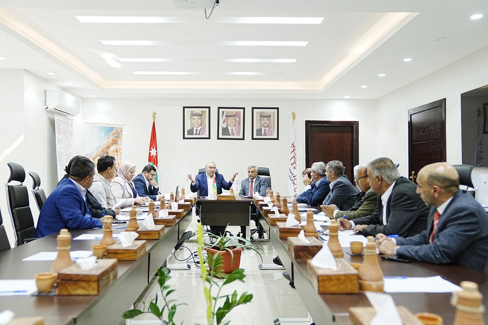 رئيس مجلس مفوضي سلطة إقليم البترا يلتقي الهيئة الإدارية لجمعية عاصمة الأنباط لبحث عدد من القضايا والمطالب