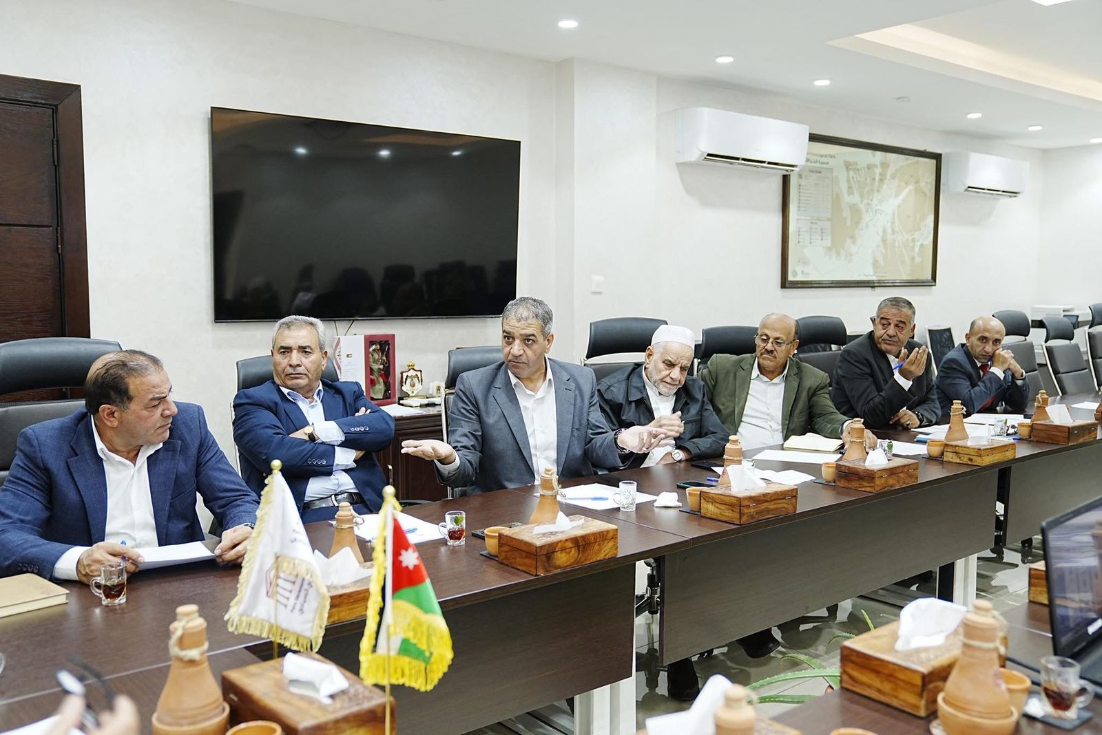 رئيس مجلس مفوضي سلطة إقليم البترا يلتقي الهيئة الإدارية لجمعية عاصمة الأنباط لبحث عدد من القضايا والمطالب