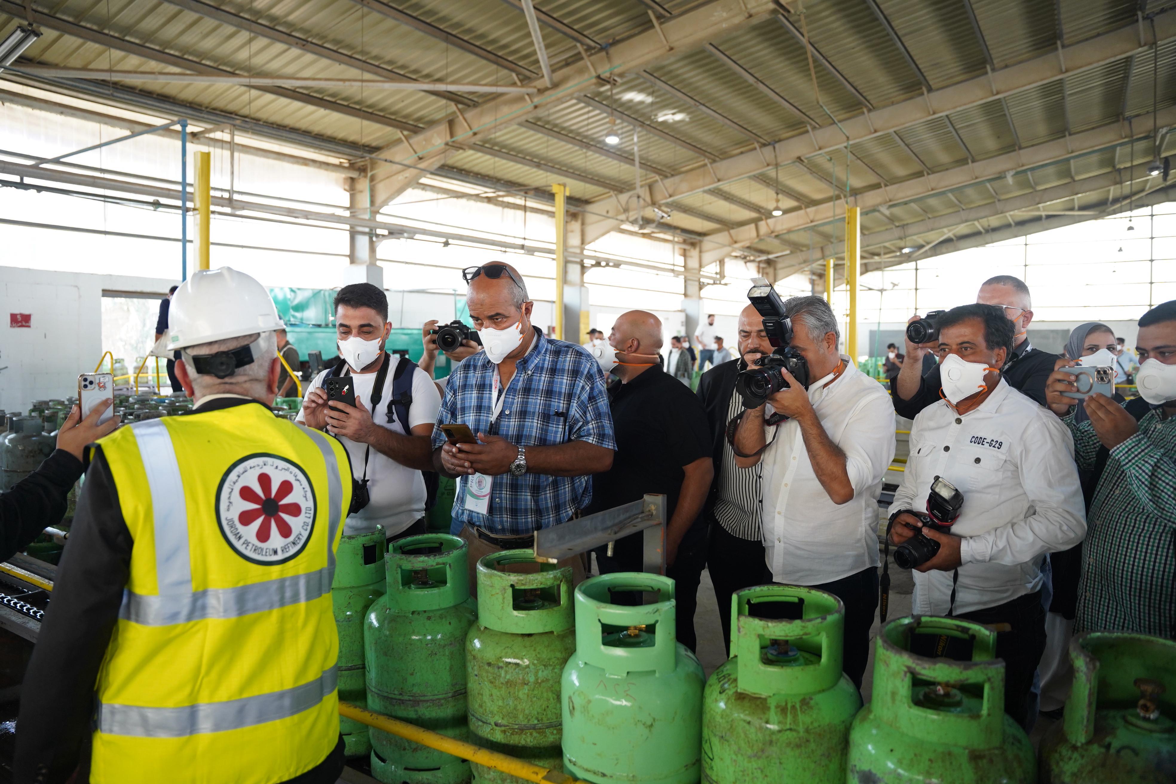 مصفاة البترول الأردنية تنظّم جولة إعلامية على محطة تعبئة غاز عمان- أبو علندا للاطلاع على عمليات التعبئة والتطوير