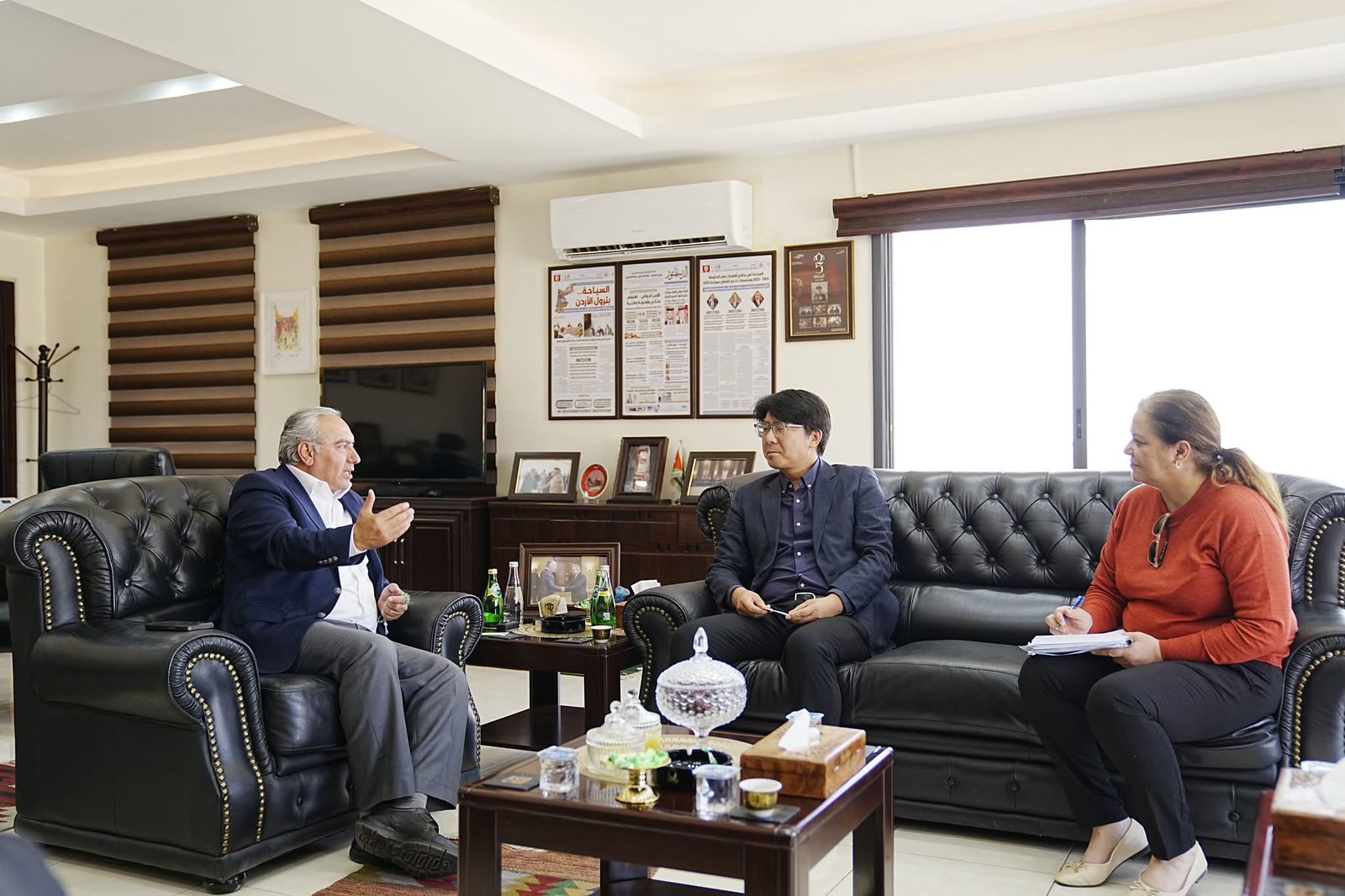 رئيس مجلس مفوضي سلطة إقليم البترا التنموي يستقبل الرئيس التنفيذي لشركة عمان آسيا للطاقة الكهربائية