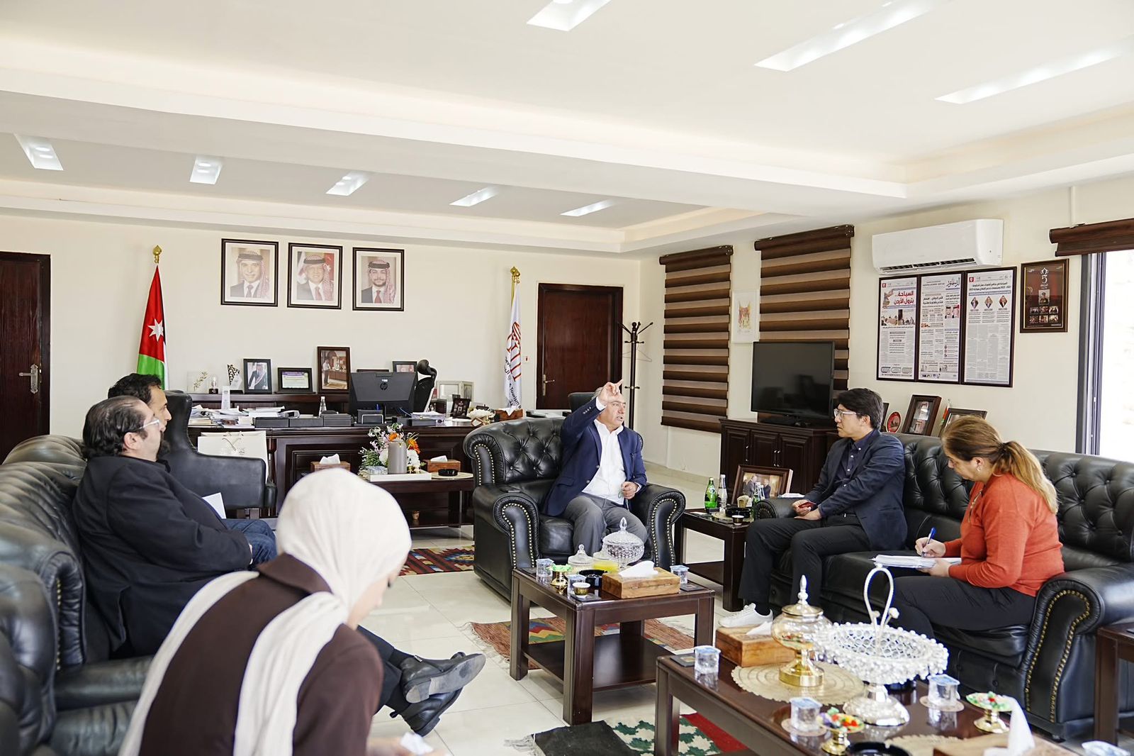 رئيس مجلس مفوضي سلطة إقليم البترا التنموي يستقبل الرئيس التنفيذي لشركة عمان آسيا للطاقة الكهربائية