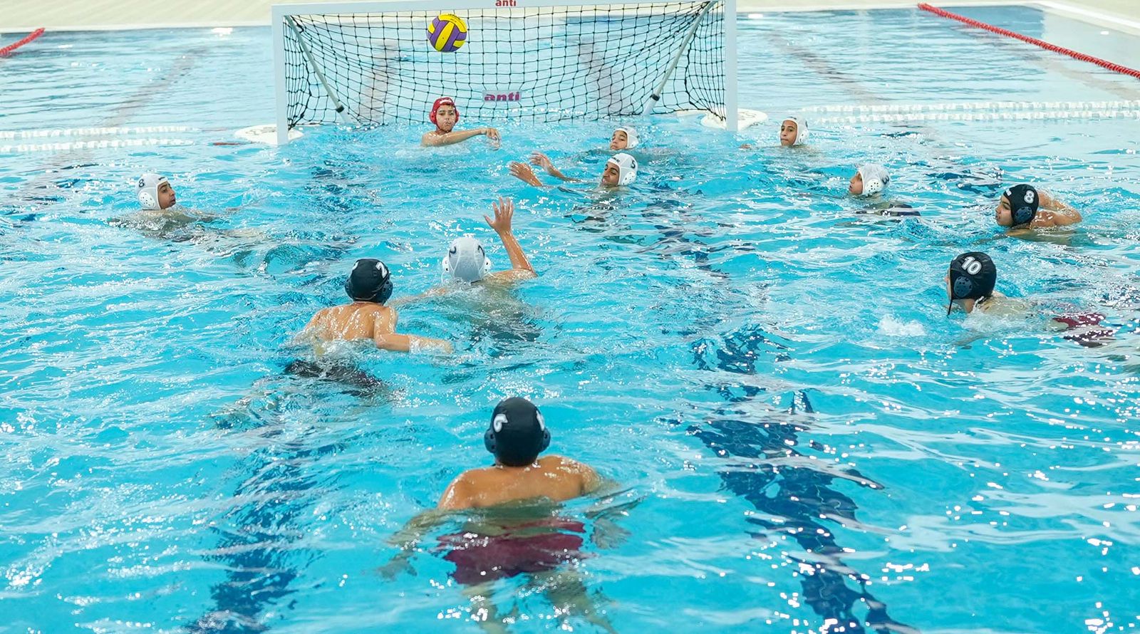 فريق ناشئة واسط يتوج بلقب بطولة كرة الماء