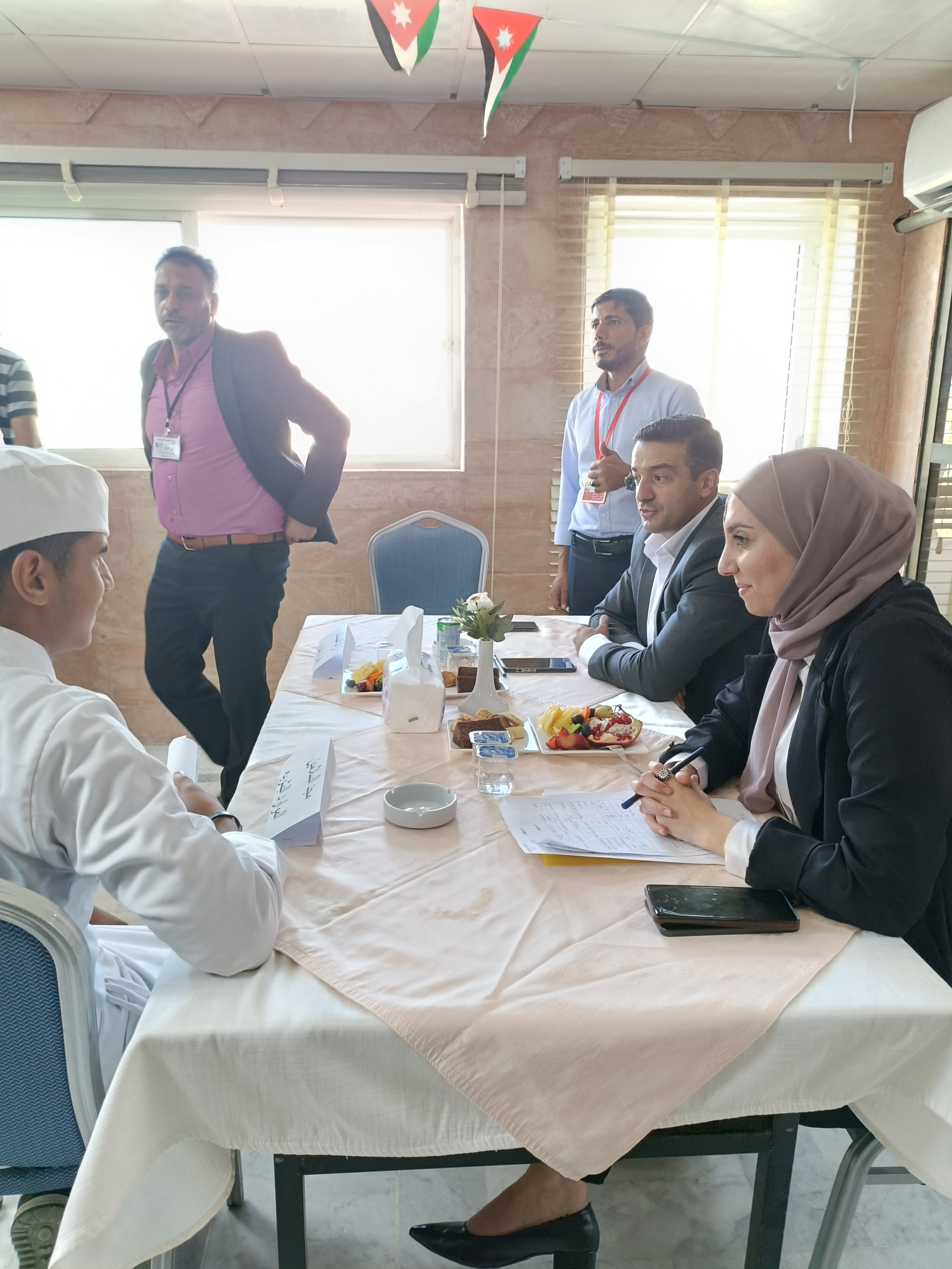معهد تدريب مهني البترا يعقد يوم وظيفي بالتعاون مع فندق كراون بلازا للحصول على فرص عمل في القطاع الفندقي