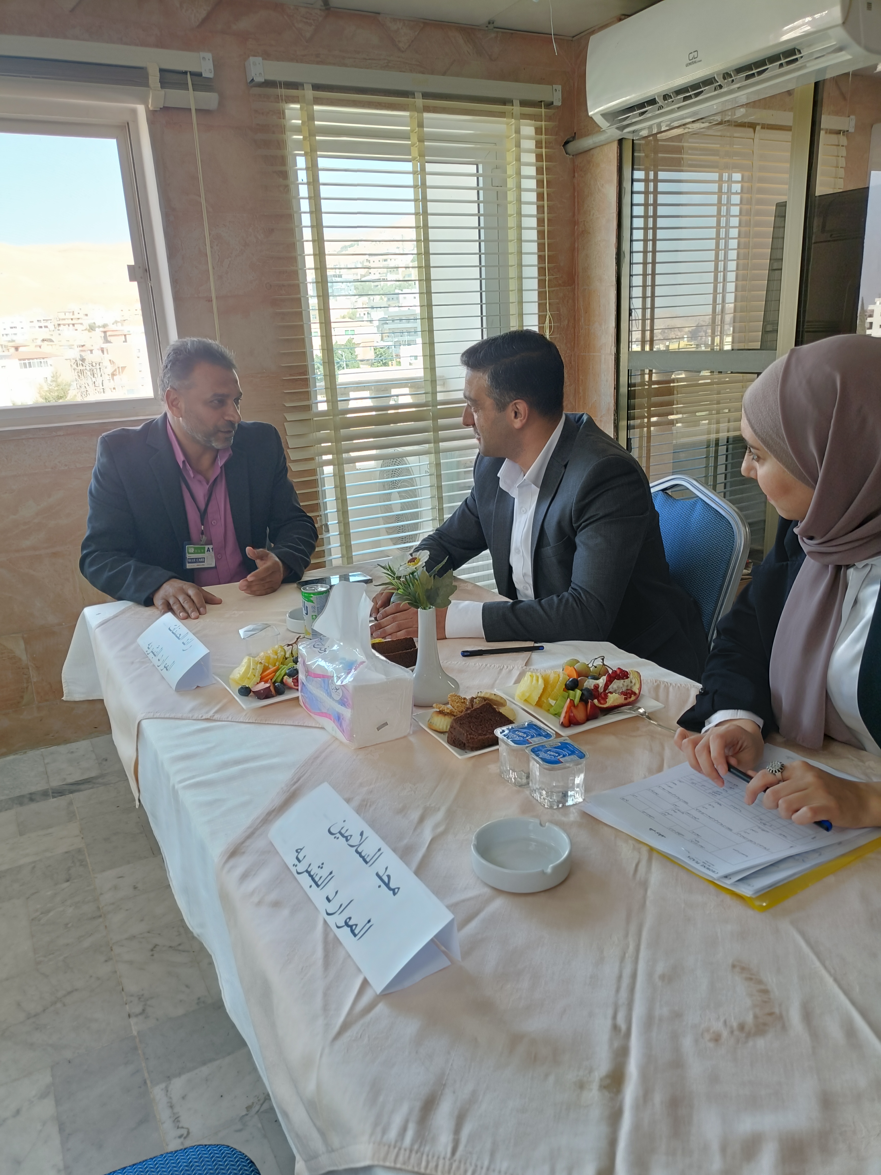 معهد تدريب مهني البترا يعقد يوم وظيفي بالتعاون مع فندق كراون بلازا للحصول على فرص عمل في القطاع الفندقي