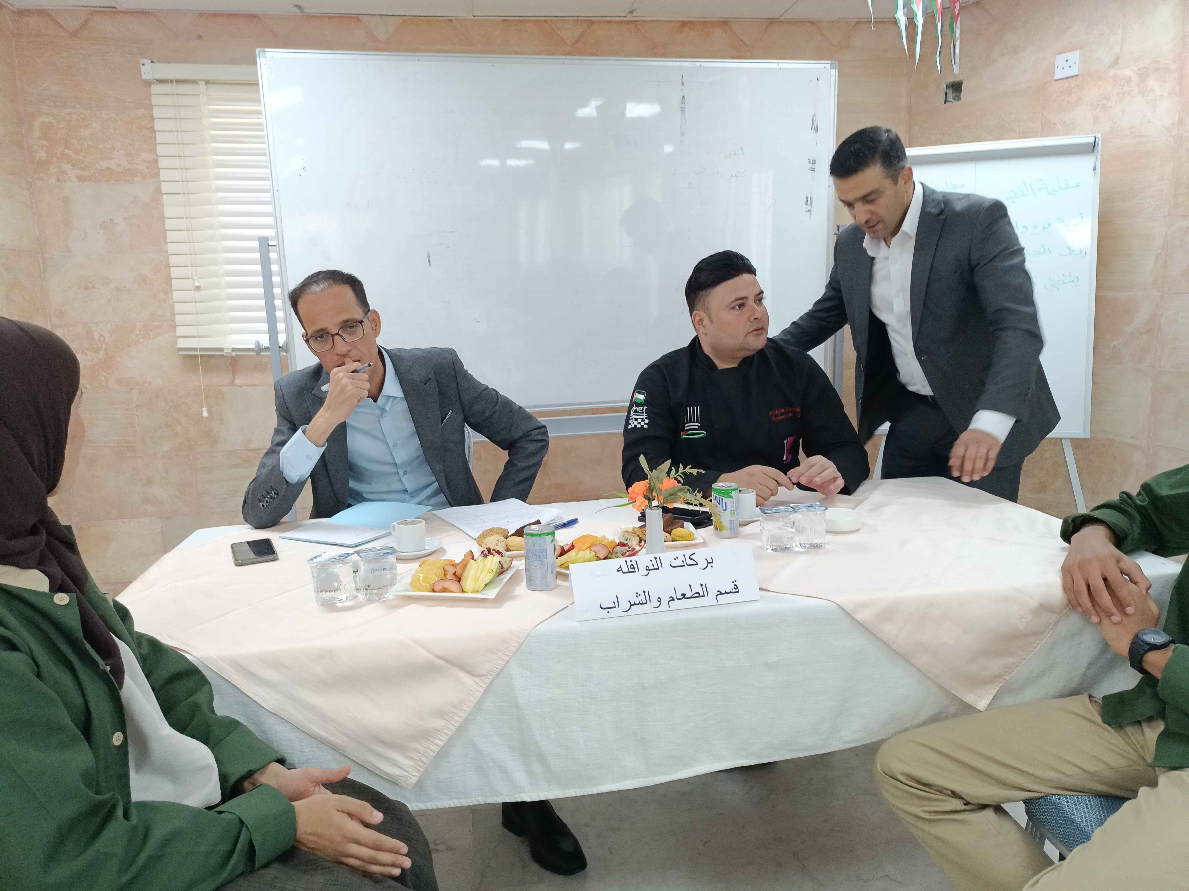 معهد تدريب مهني البترا يعقد يوم وظيفي بالتعاون مع فندق كراون بلازا للحصول على فرص عمل في القطاع الفندقي
