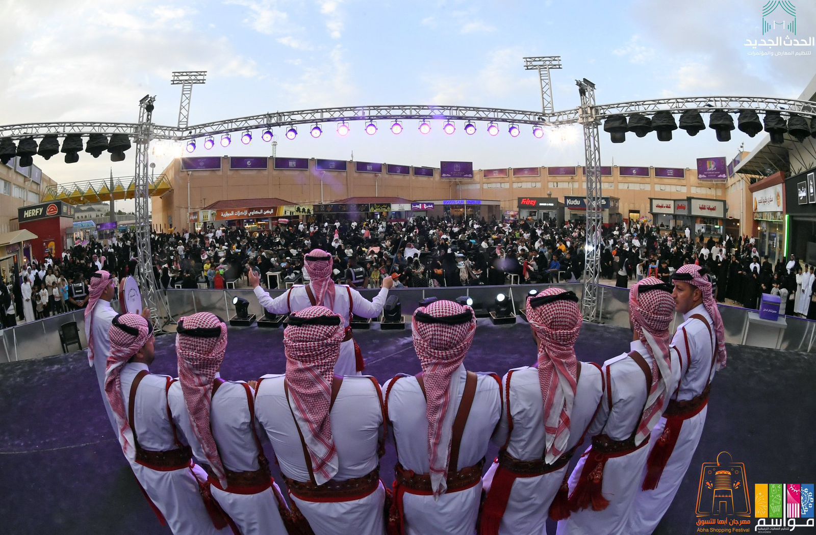 فرقة معان للفنون الشعبية تشارك في مهرجان العالم العربي في الكويت