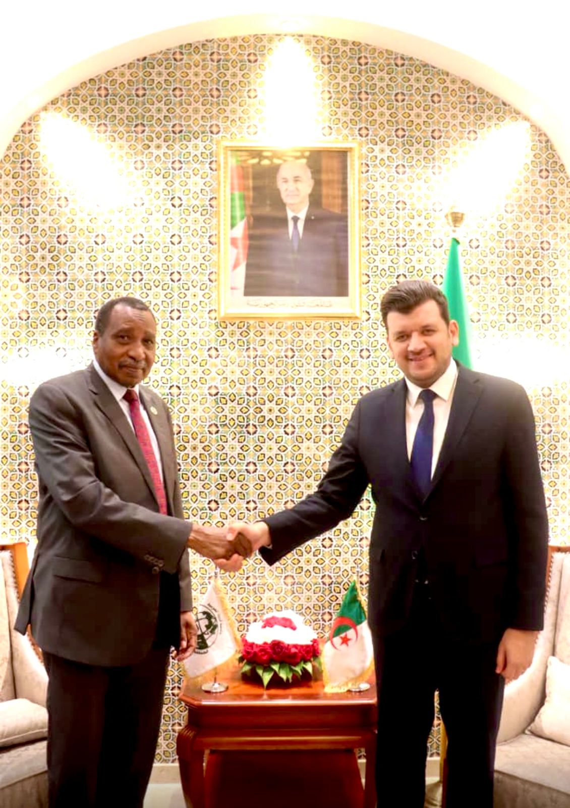 المدير العام للمنظمة العربية للتنمية الزراعية يلتقي معالي وزير الفلاحة والتنمية الريفية بالجزائر