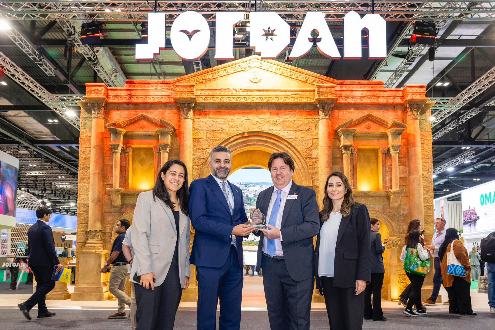 الأردن يفوز بجائزة أفضل تصميم جناح للشرق الأوسط خلال مشاركته في معرض WTM 2025 في لندن