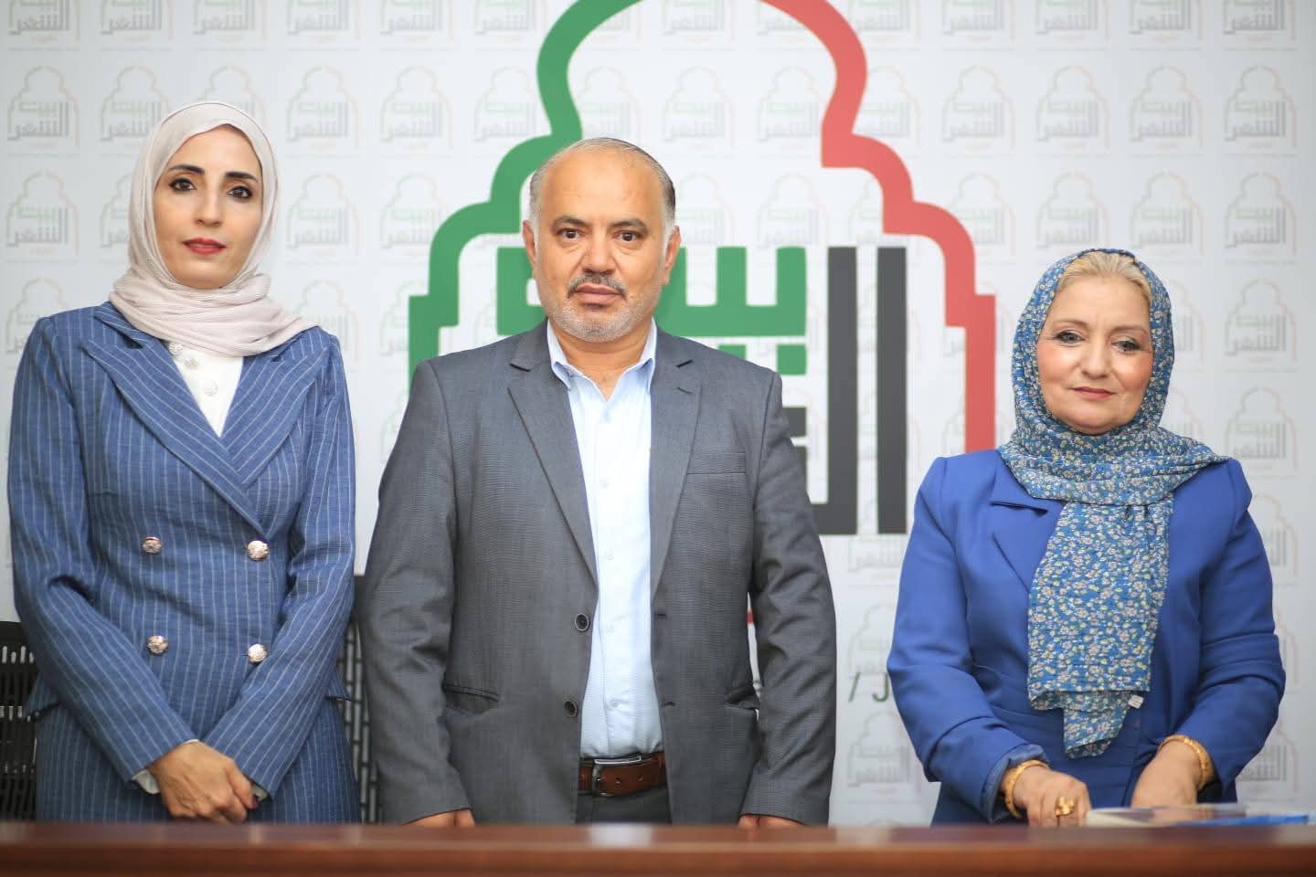 إشهار ديوان فكيف يطير الكلام للشاعر محمد العياف العموش في بيت الشعر بالمفرق