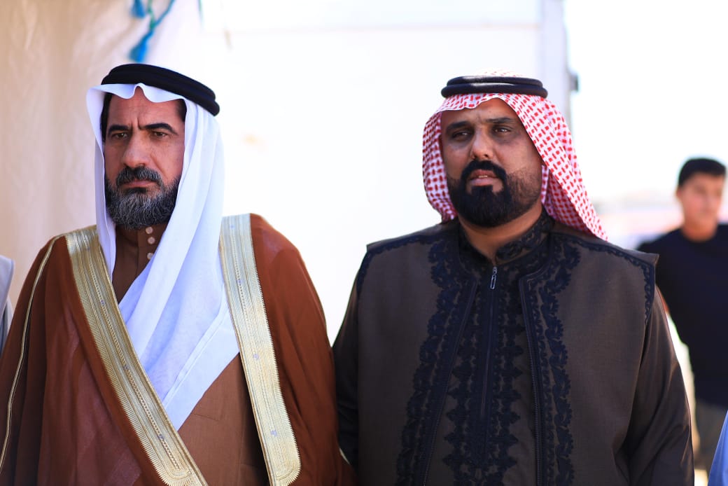 حامد آل الصالح يهنئ أبناء المرحوم أخيه هشام آل الصالح بزفافهما