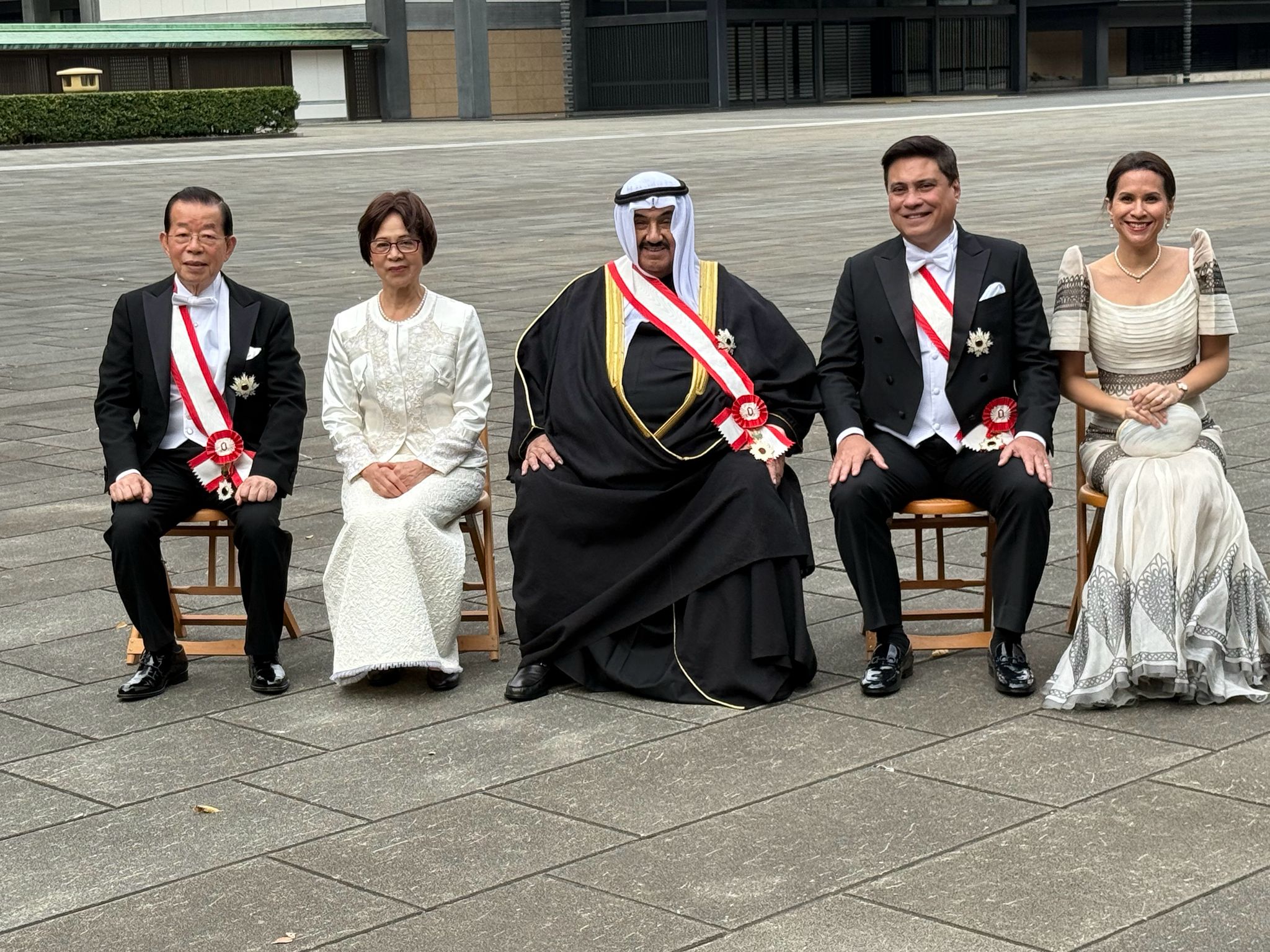 البابطين يهنئ سمو الشيخ ناصر المحمد بتقليده “الوشاح الأكبر لوسام الشمس المشرقة” من اليابان