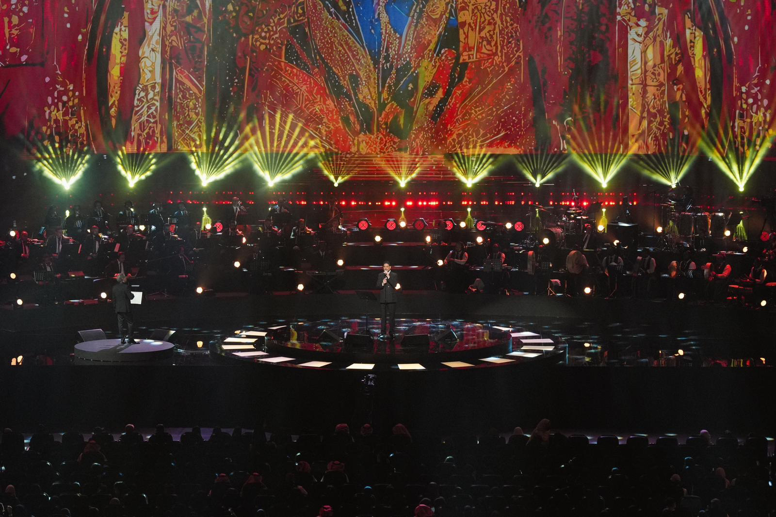 وليد الشامي يشعل مسرح محمد عبده في موسم الرياض  واغنية الرياض والحلّه تتصدر الترند