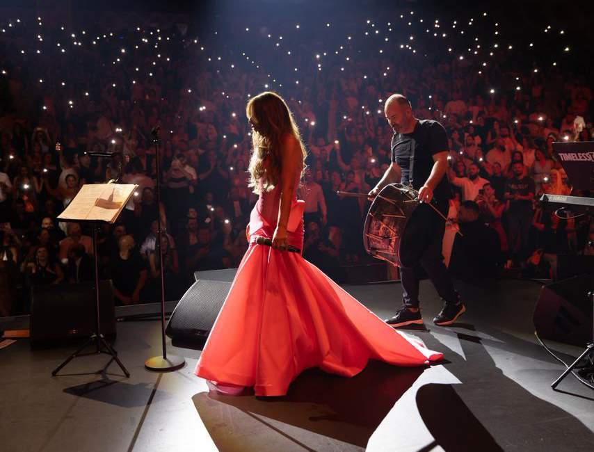 تستعد لحفلين قادمين بين قطر والإمارات نجوى كرم تغزل من أنغامها فرحاً وتُبهج ليلتين بحضورٍ طغى عليه التفاعل اللافت في سيدني