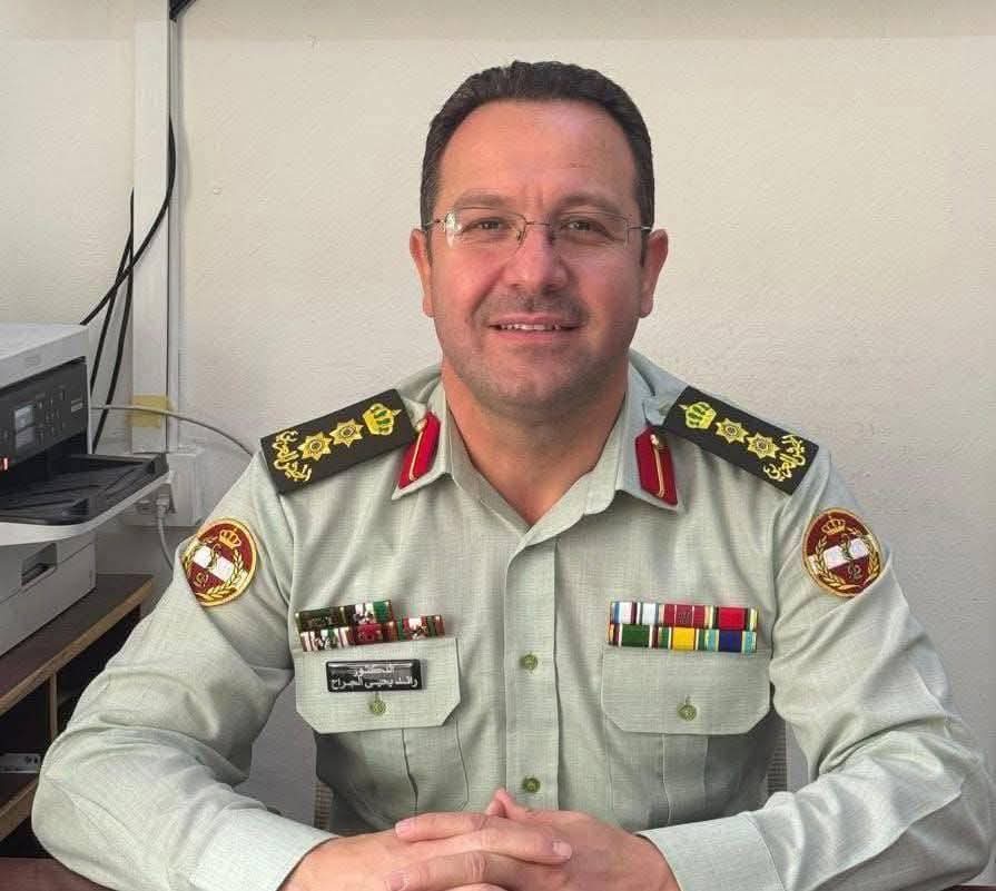 إسماعيل الجراح وعائلته يتقدّمون بالتهنئة لأبناء العمومة بمناسبة الترفيعات العسكري