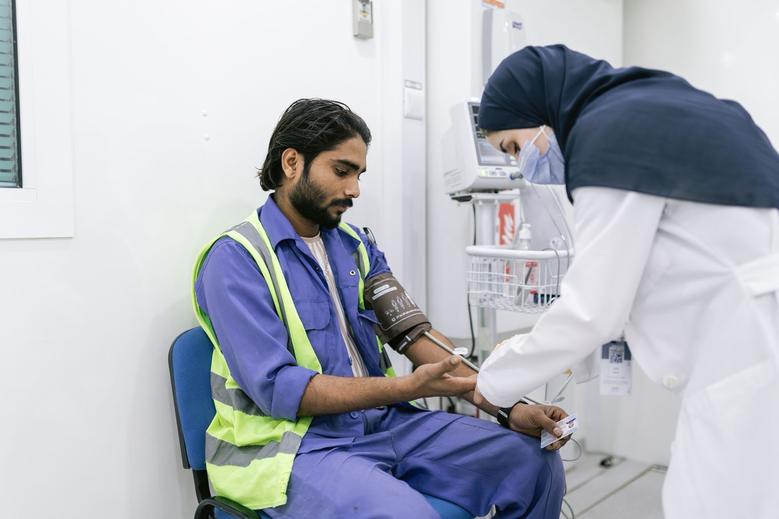 مؤسسة الجليلة ومجموعة لاندمارك تطلقان مبادرة صحيّة للعمال