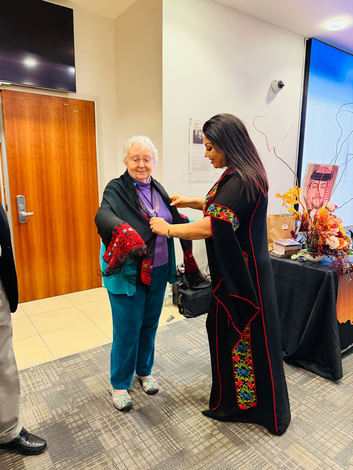  كاليفورنيا.. الأردن يرسخ ريادة المرأة حامية للتراث