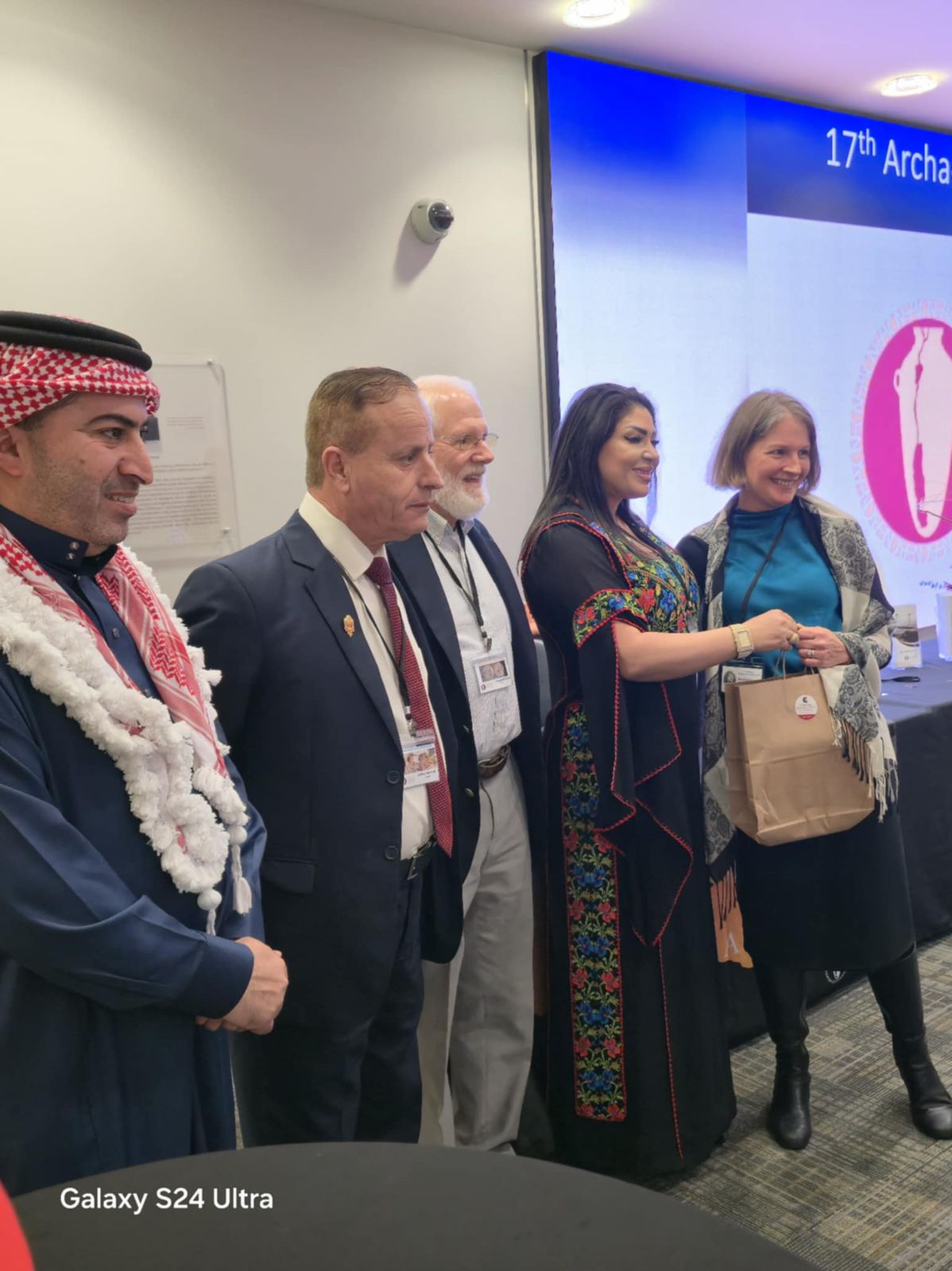  كاليفورنيا.. الأردن يرسخ ريادة المرأة حامية للتراث