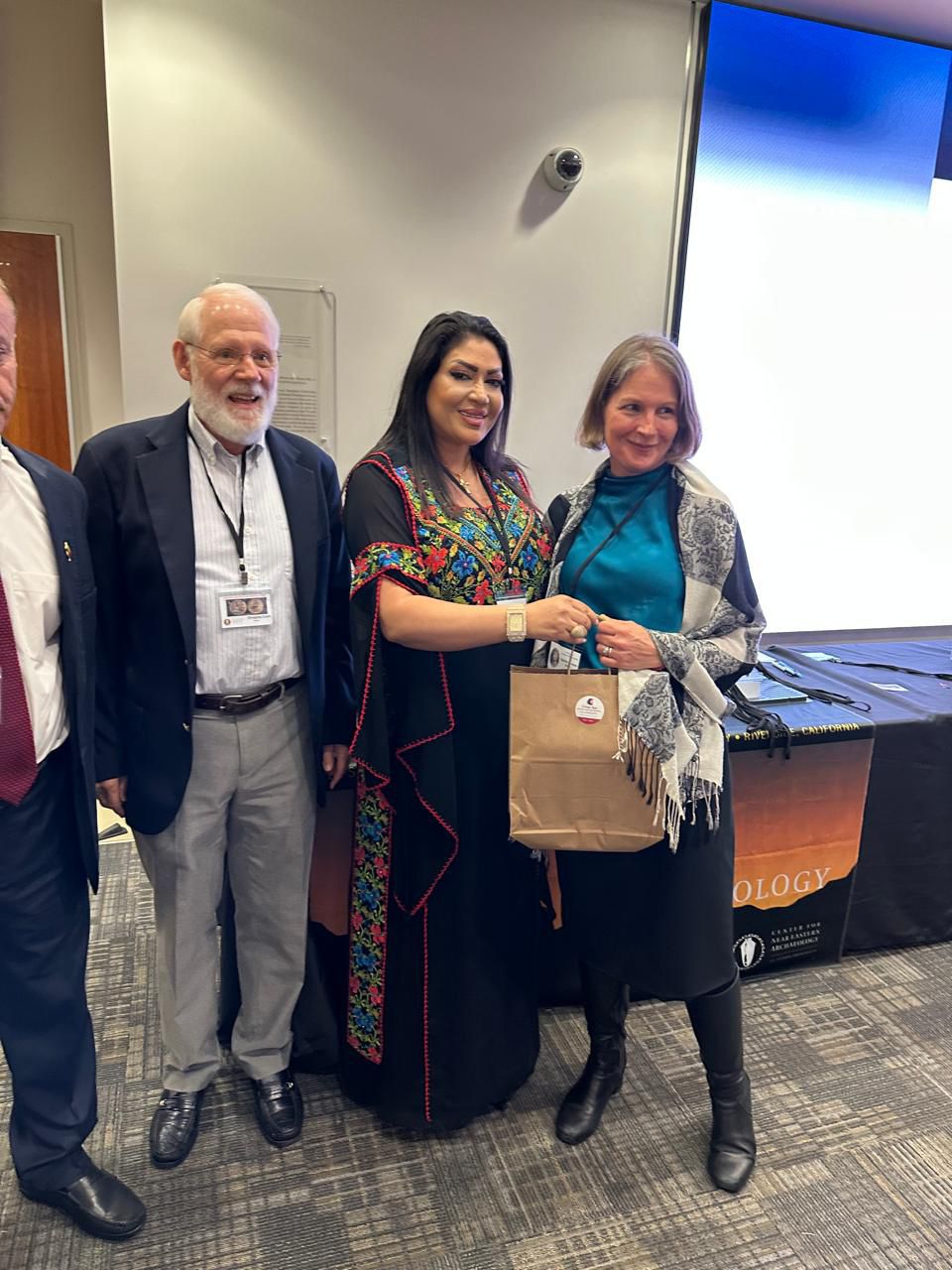  كاليفورنيا.. الأردن يرسخ ريادة المرأة حامية للتراث