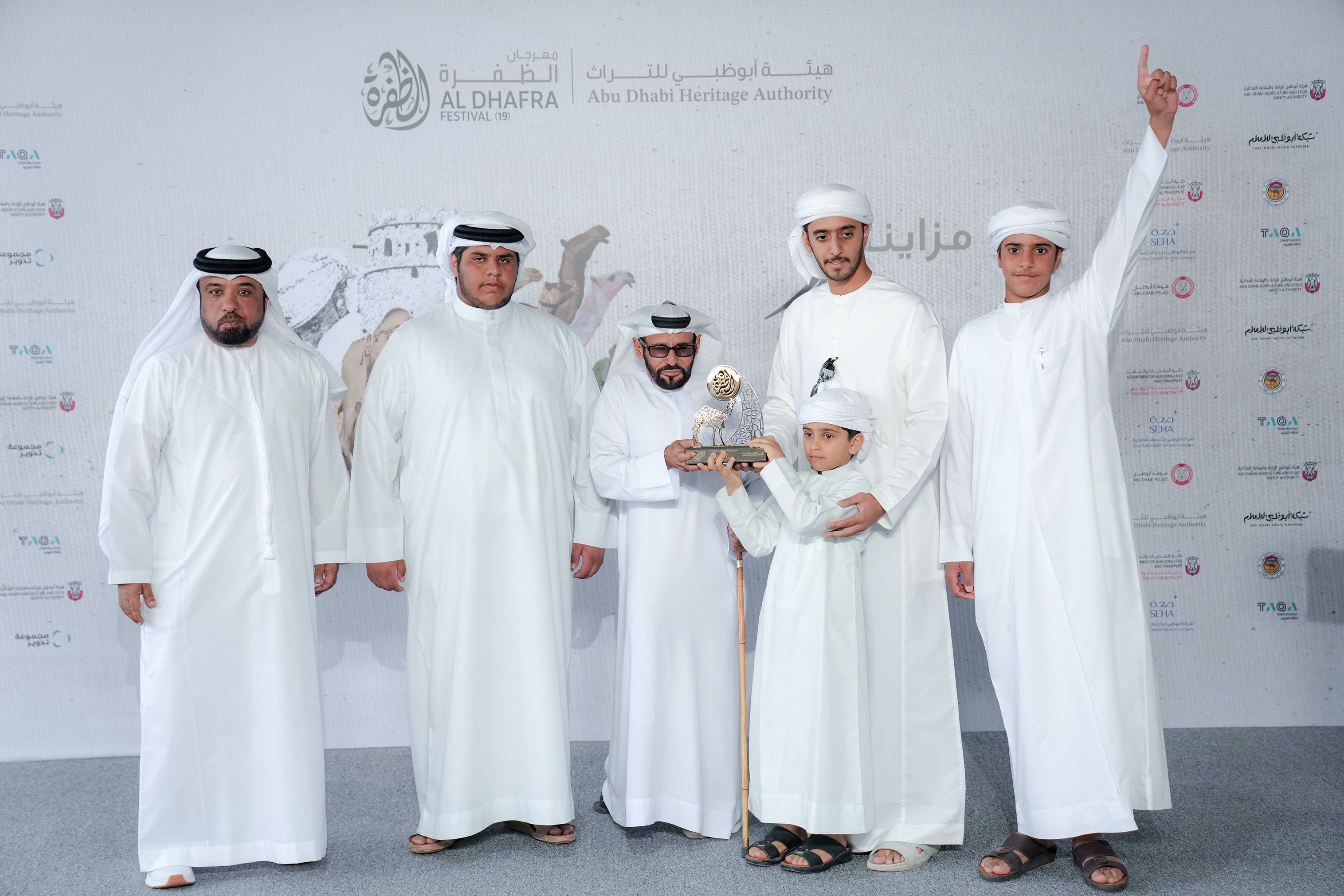 مزاينة رزين تتوج الفائزين في أشواط المفاريد التلاد والشركاء