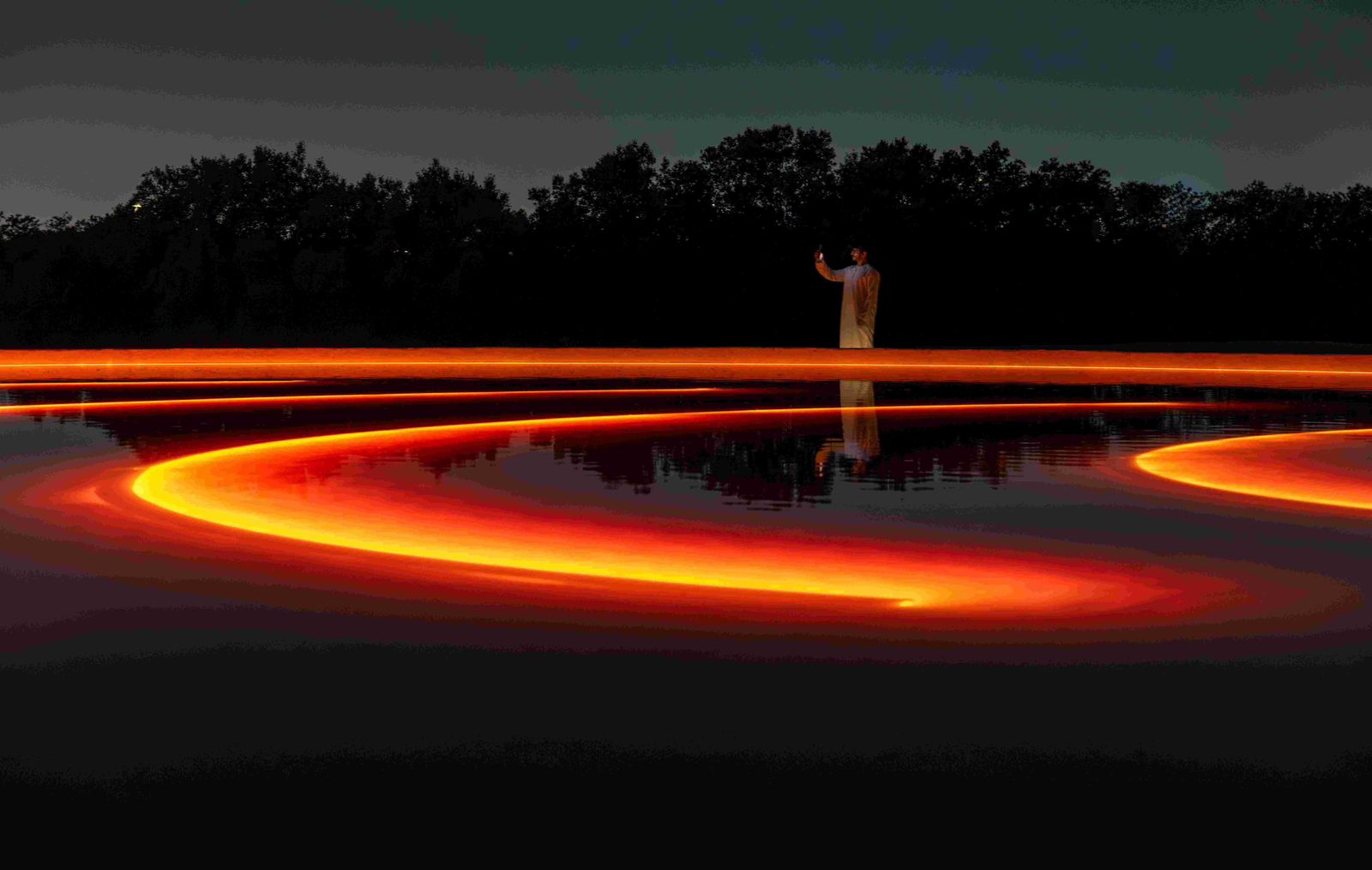 انطلاق فعاليات منار أبوظبي 2025 بالكامل مع 22 عملاً فنياً ضوئياً في أربع وجهات في إمارة أبوظبي