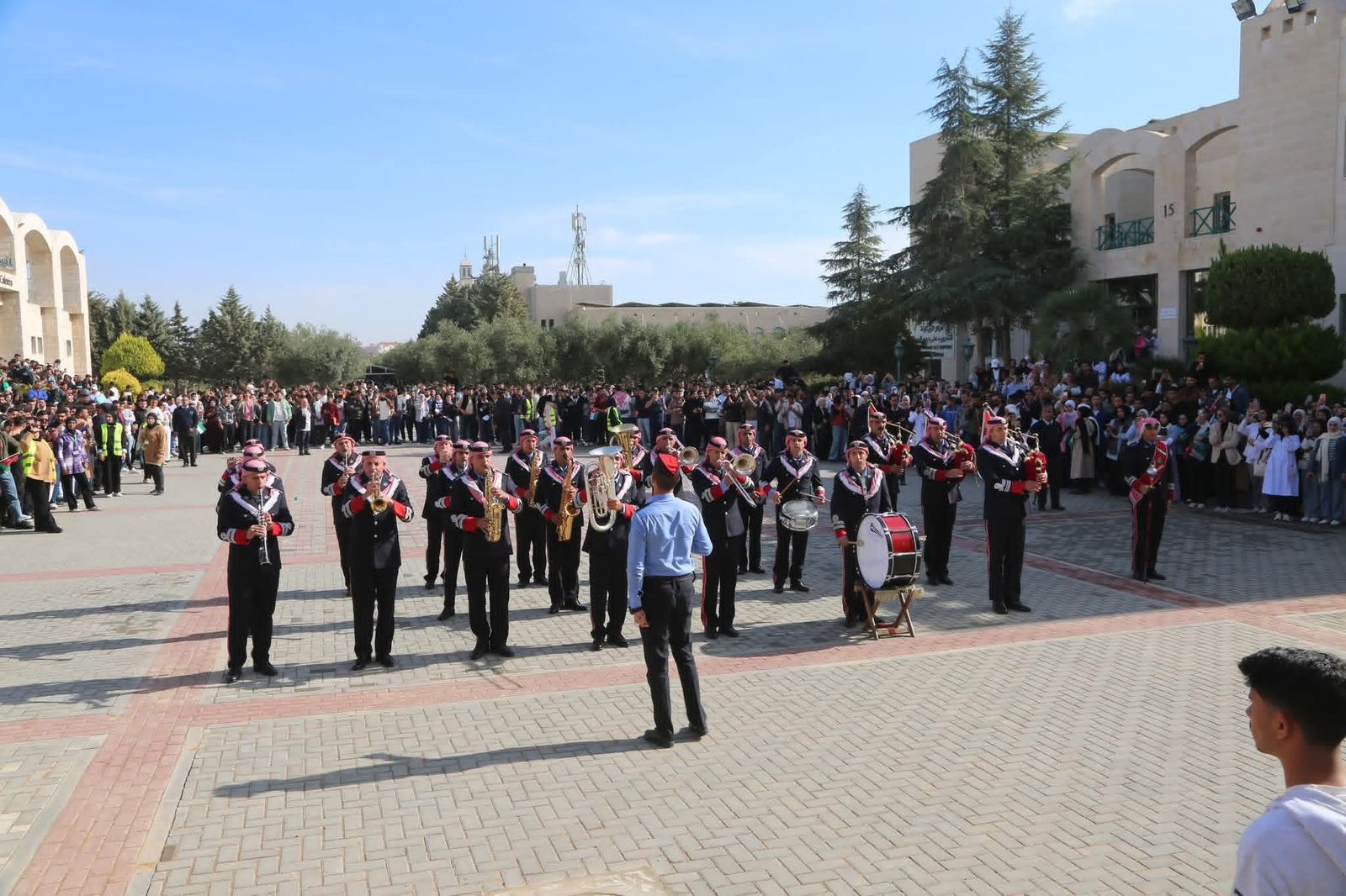 العين الحواتمة رئيس هيئة أردن المستقبل: أبشر سيدنا يرعى احتفال جامعة الزيتونة بيوم الوفاء والبيعة. 