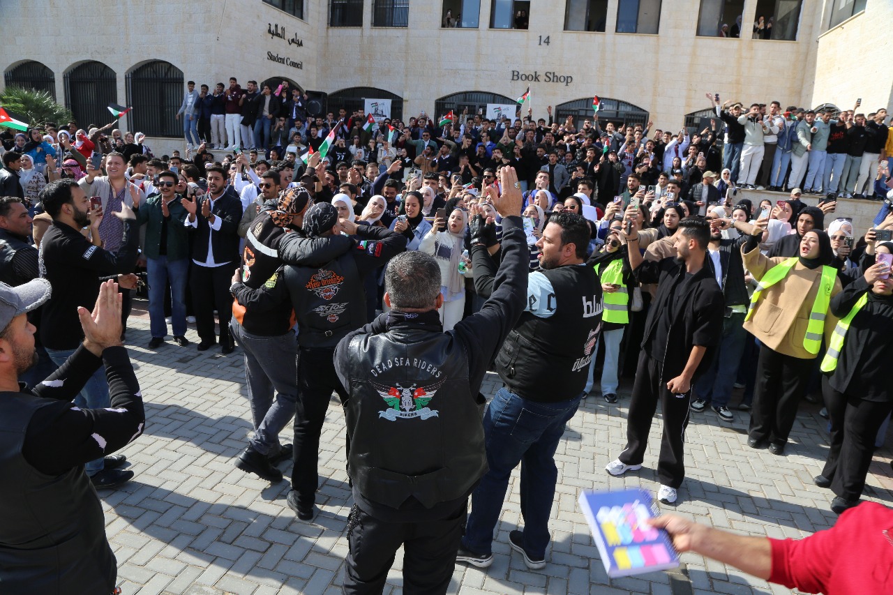 العين الحواتمة رئيس هيئة أردن المستقبل: أبشر سيدنا يرعى احتفال جامعة الزيتونة بيوم الوفاء والبيعة. 