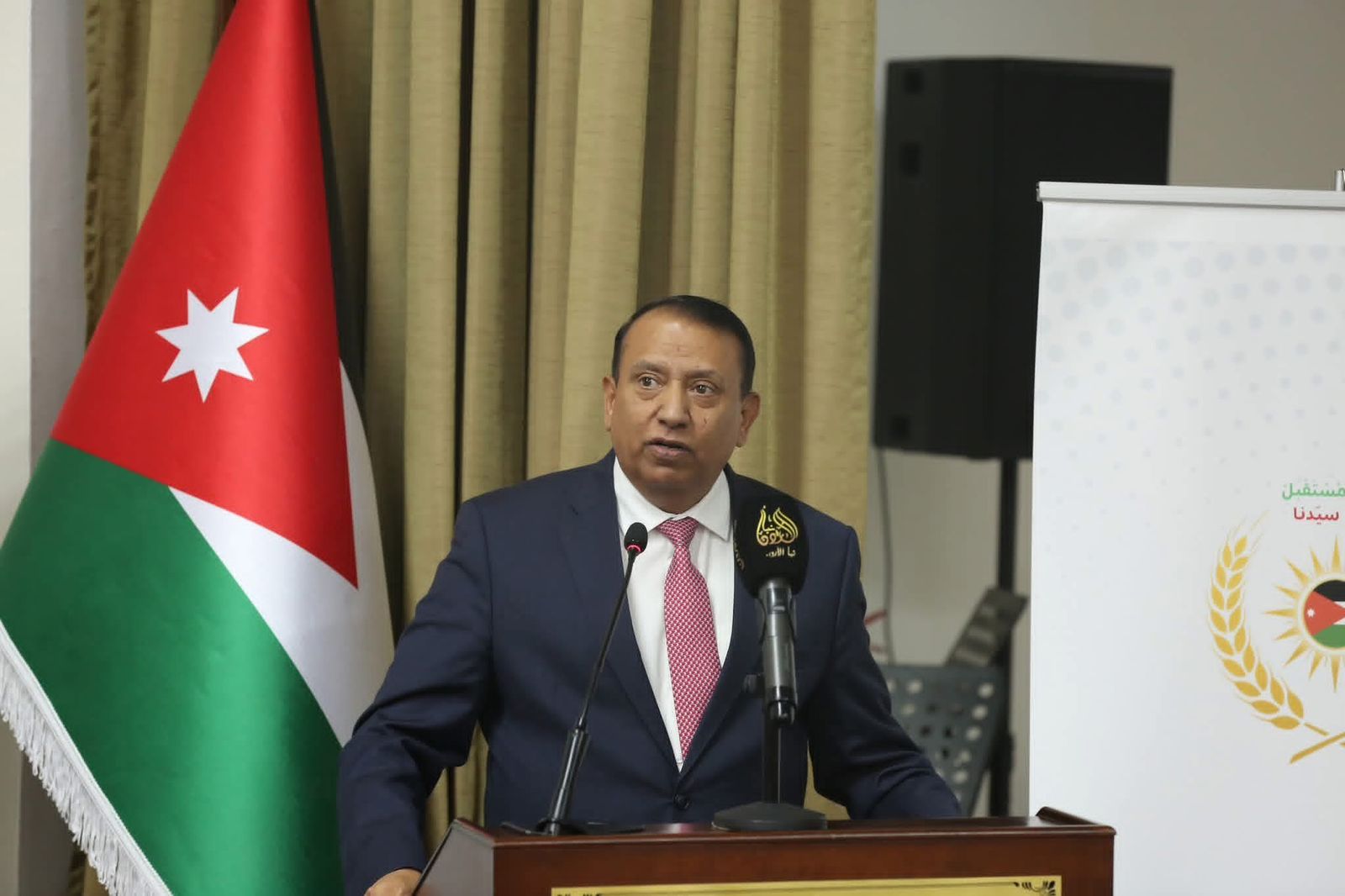 العين الحواتمة رئيس هيئة أردن المستقبل: أبشر سيدنا يرعى احتفال جامعة الزيتونة بيوم الوفاء والبيعة. 