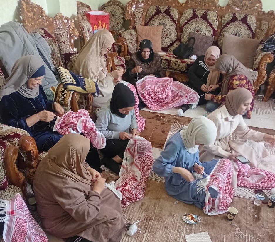 هيئة شباب كلنا الأردن تطلق دورة تهديب الشماغ لعشرين فتاة في مادبا