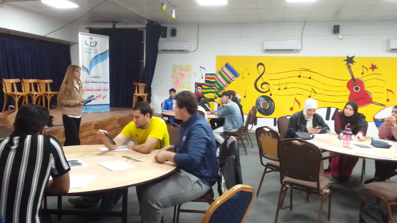 تواصل الفعاليات التدريبية لدورة  أساسيات الرسم الواقعي في مركز شباب وشابات حي الأمير محمد 
